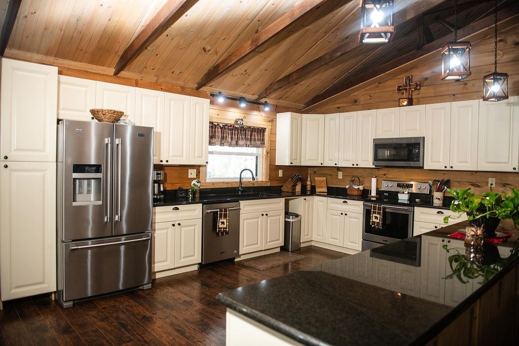467 River Oaks Drive Austinville VA 24312