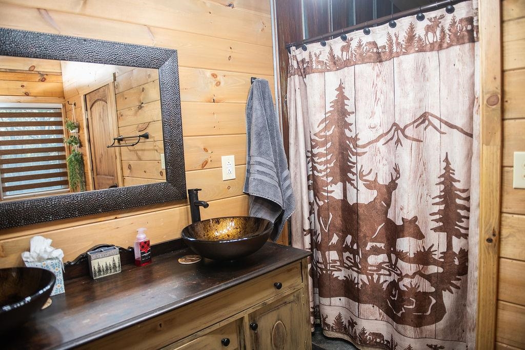 467 River Oaks Drive Austinville VA 24312