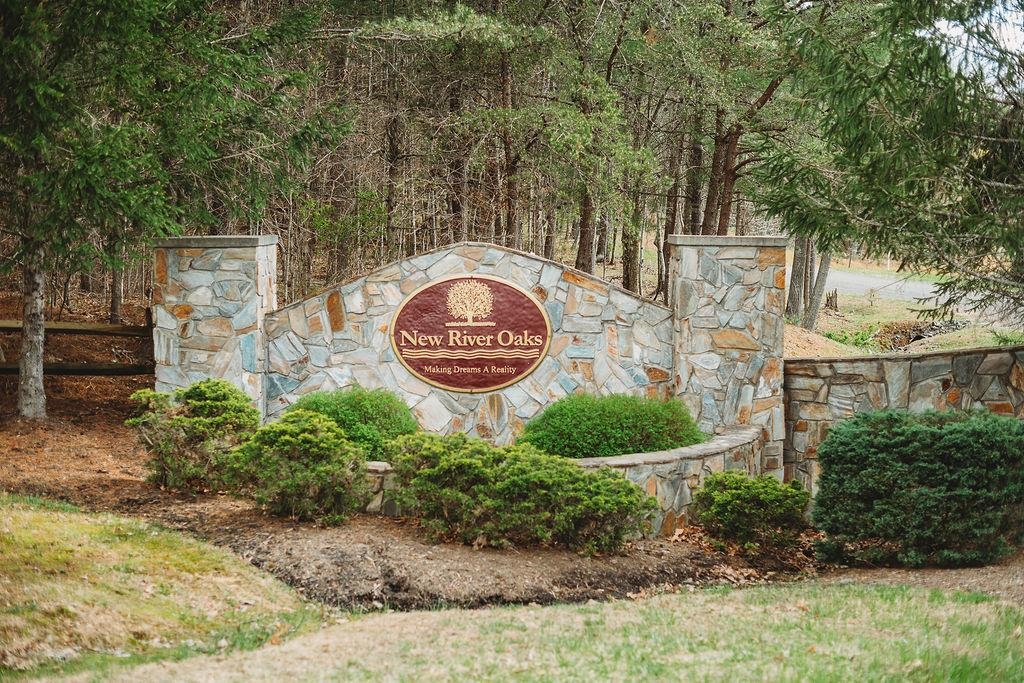 467 River Oaks Drive Austinville VA 24312