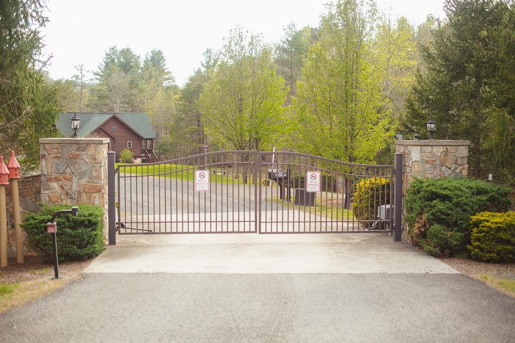 467 River Oaks Drive Austinville VA 24312