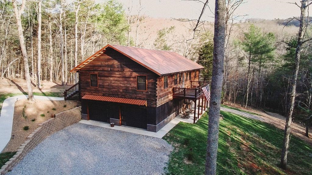 467 River Oaks Drive Austinville VA 24312