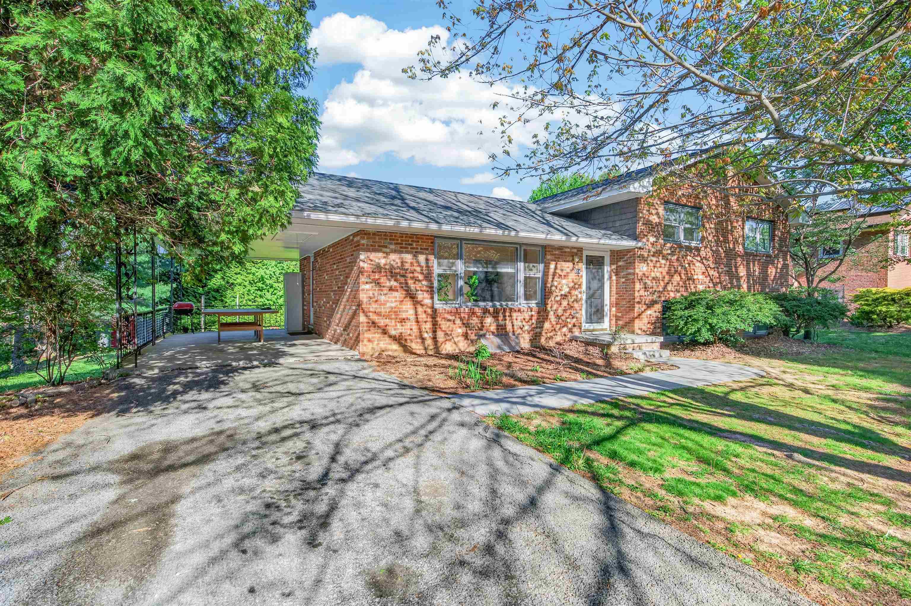 Blacksburg VA, 614 Alleghany Street