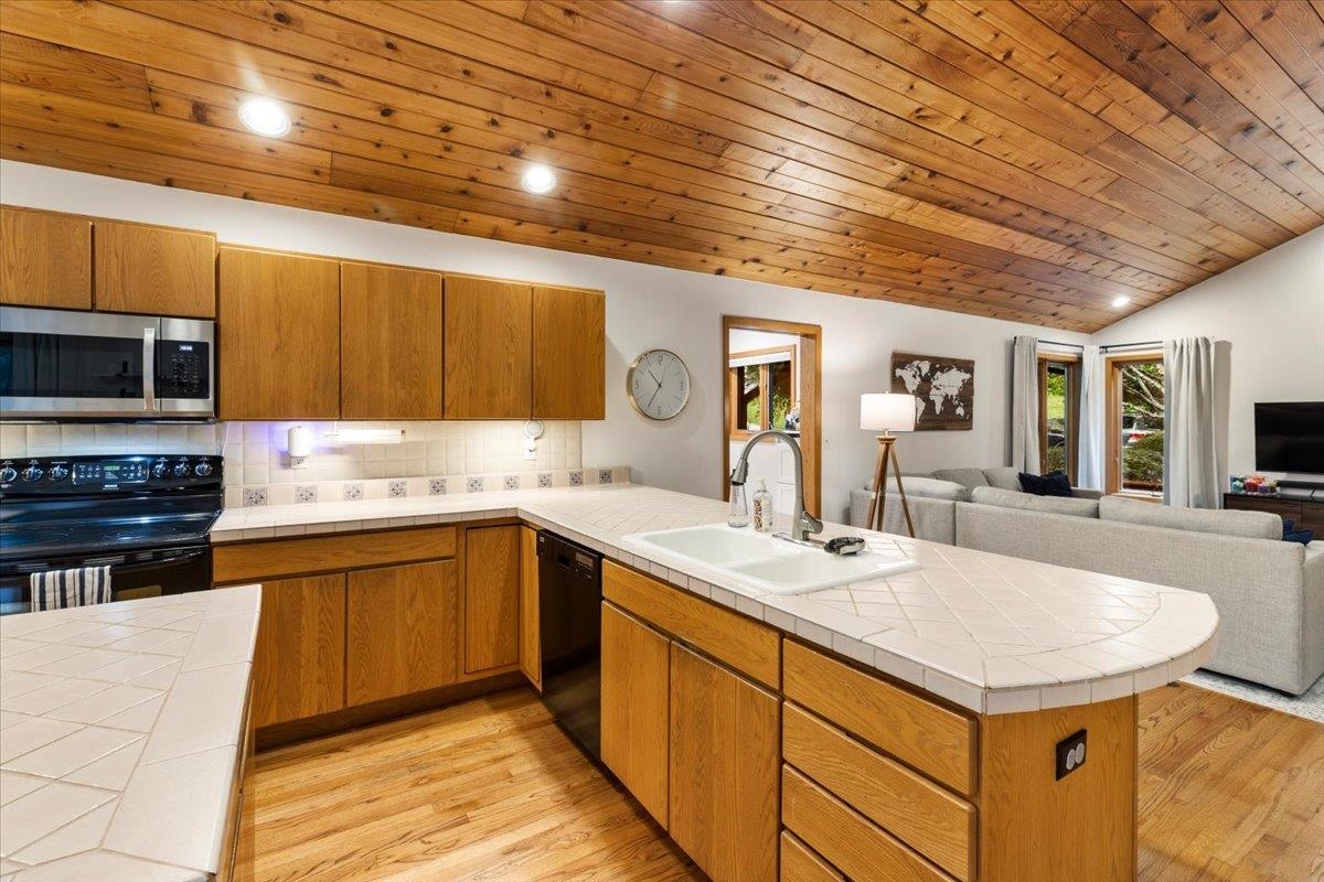 1102 Deerfield Drive Blacksburg VA 24060