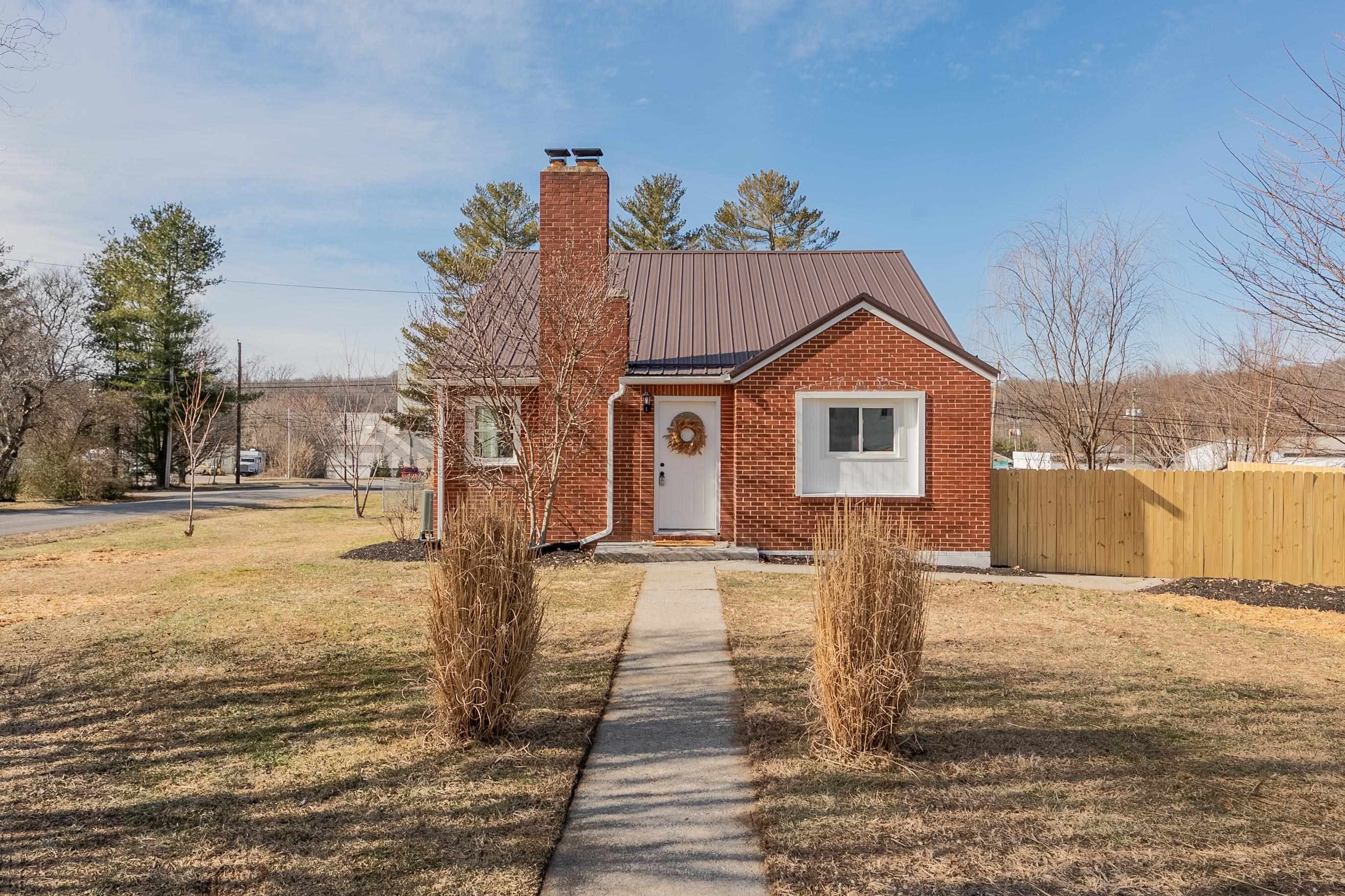 1615 2nd Street Radford VA 24141