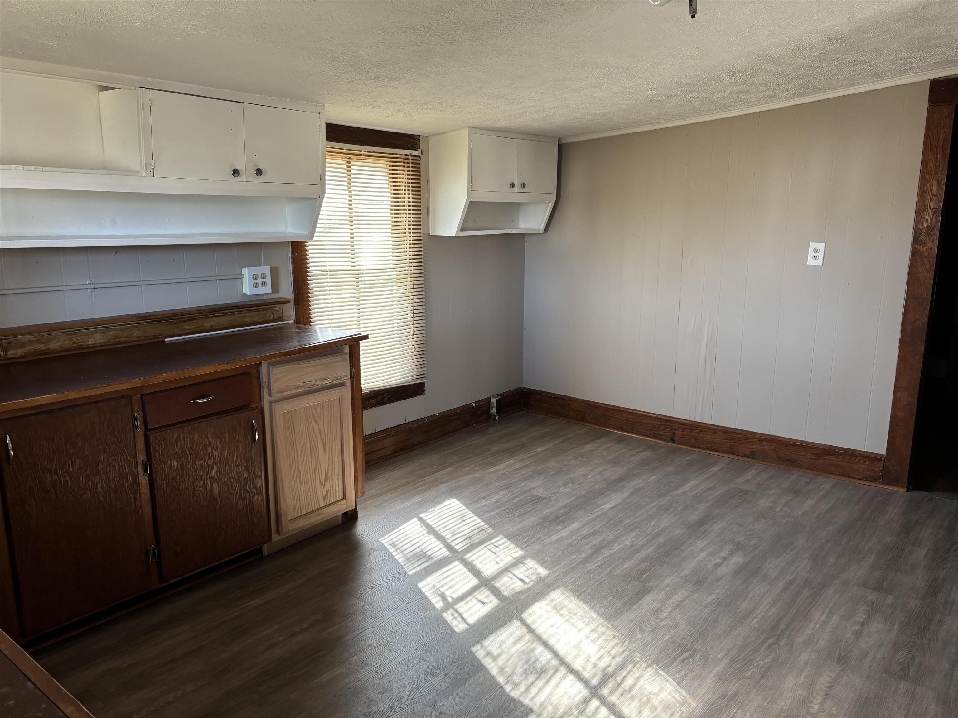 1319 Case Knife Road Pulaski VA 24301