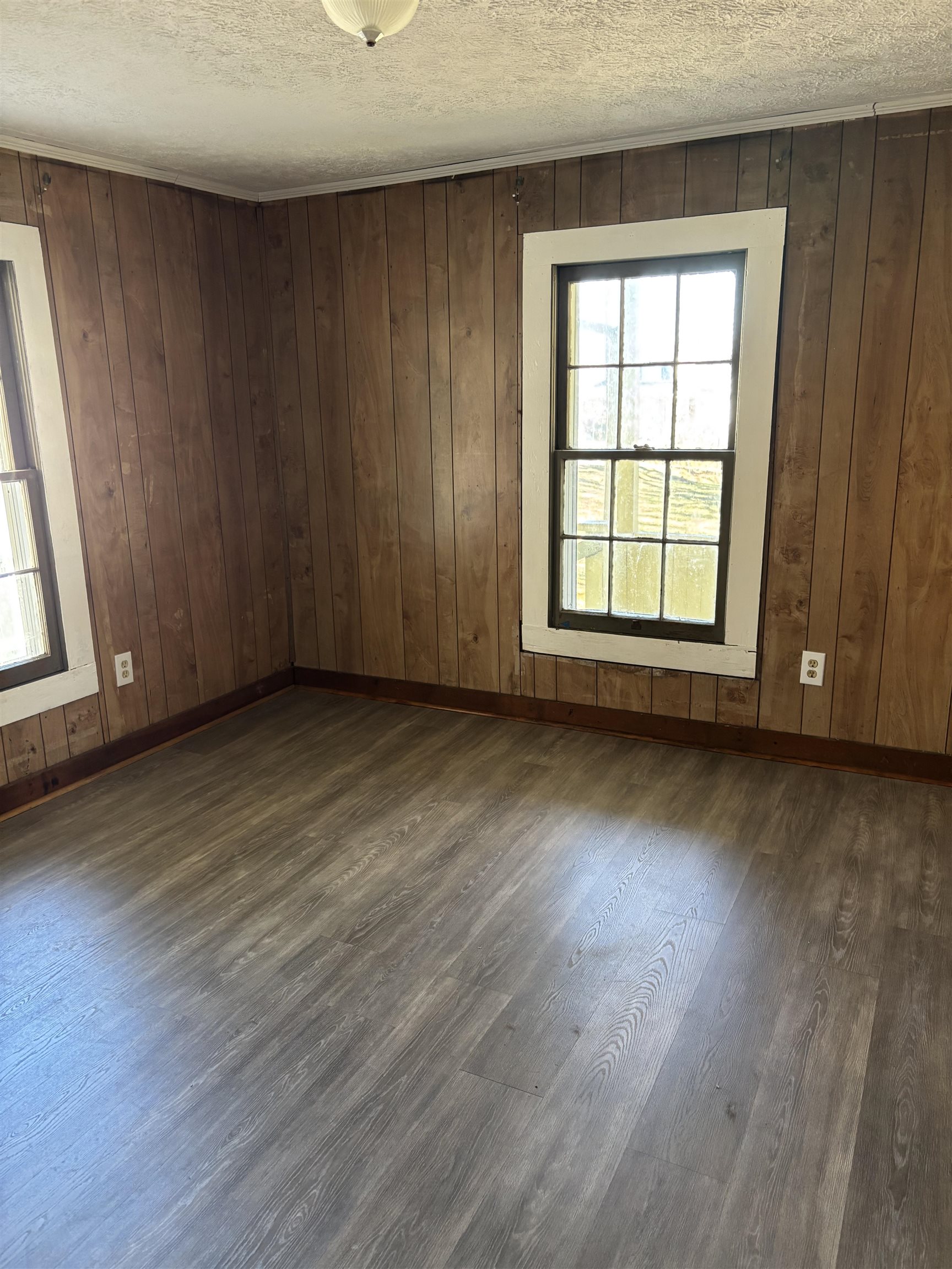 1319 Case Knife Road Pulaski VA 24301