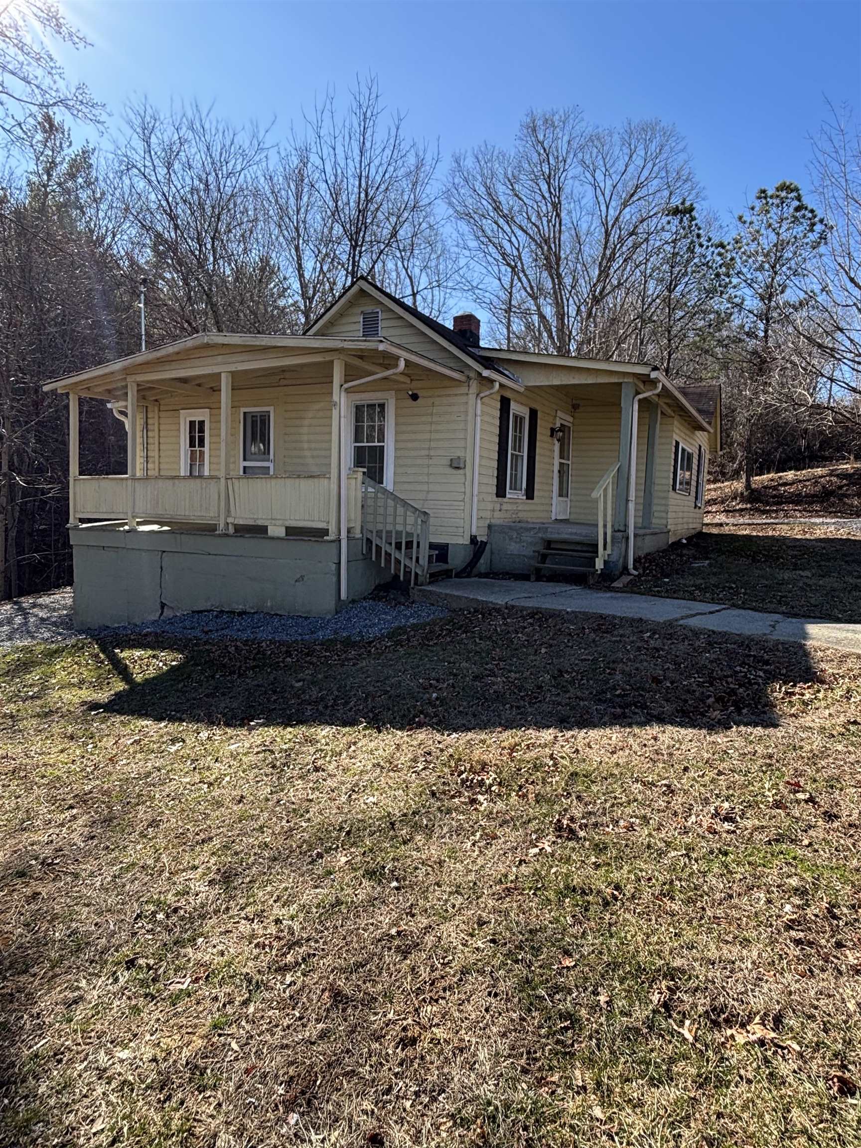 1319 Case Knife Road Pulaski VA 24301