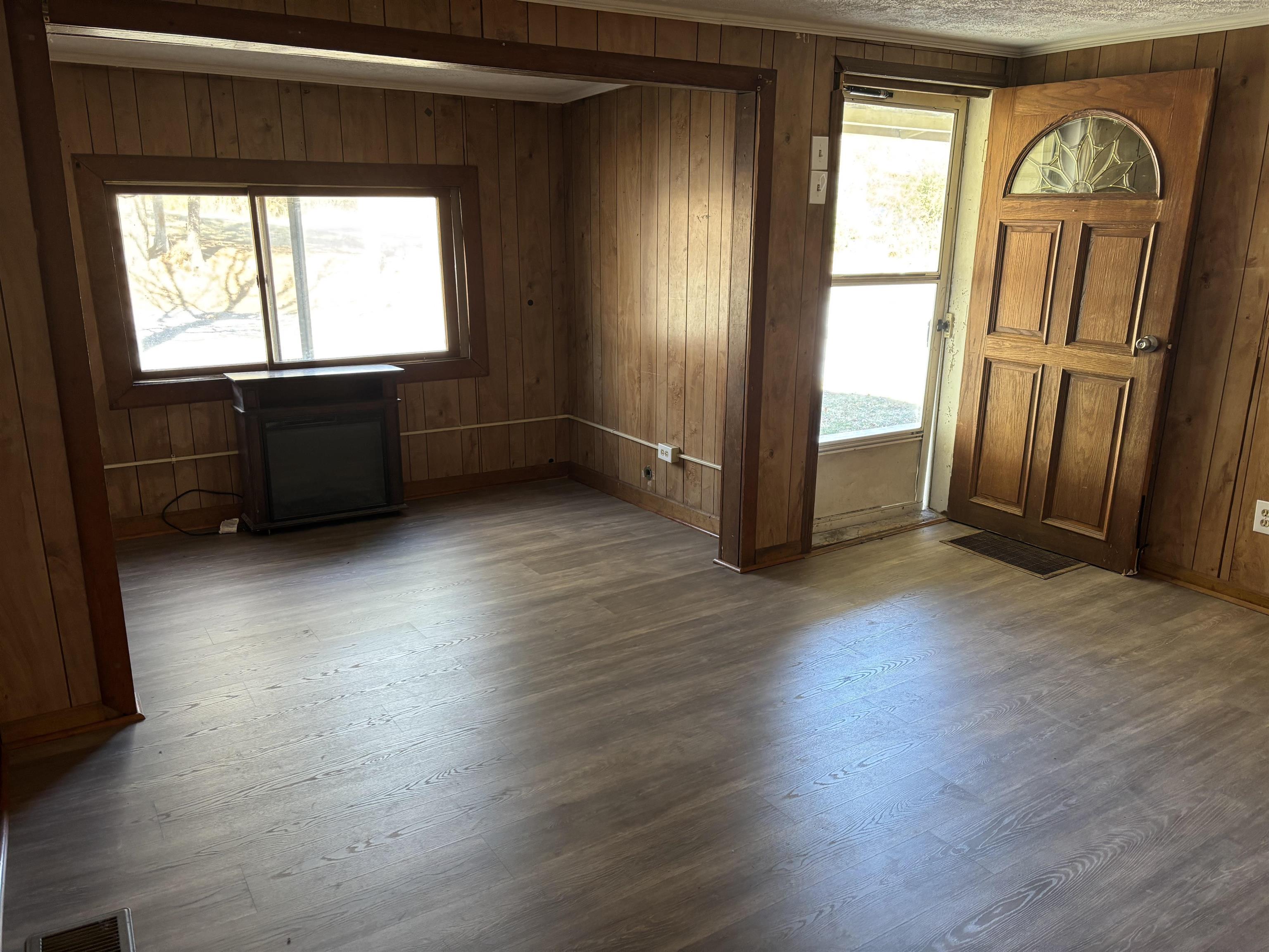 1319 Case Knife Road Pulaski VA 24301