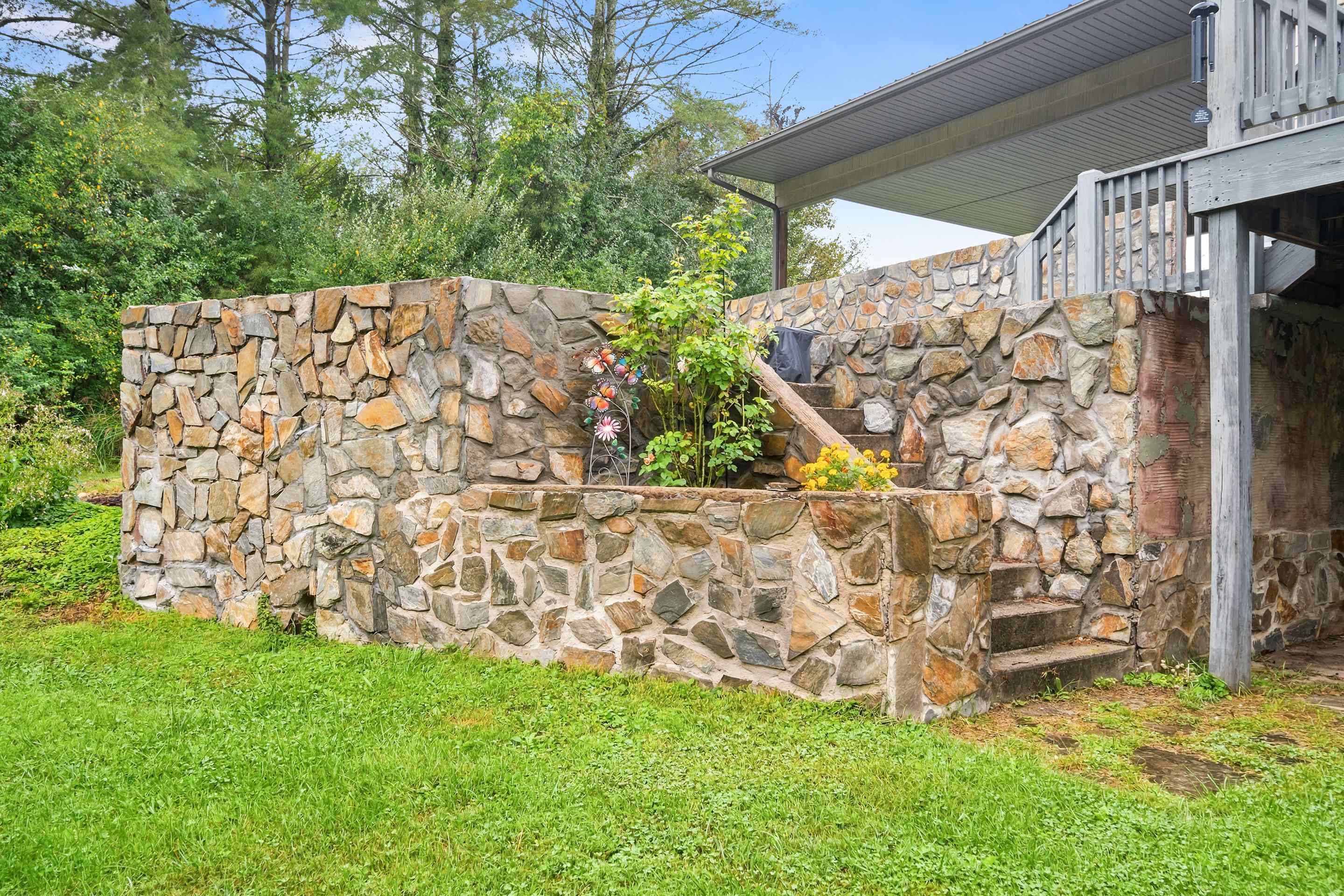 676 Dusty Rock Road NW Riner VA 24149