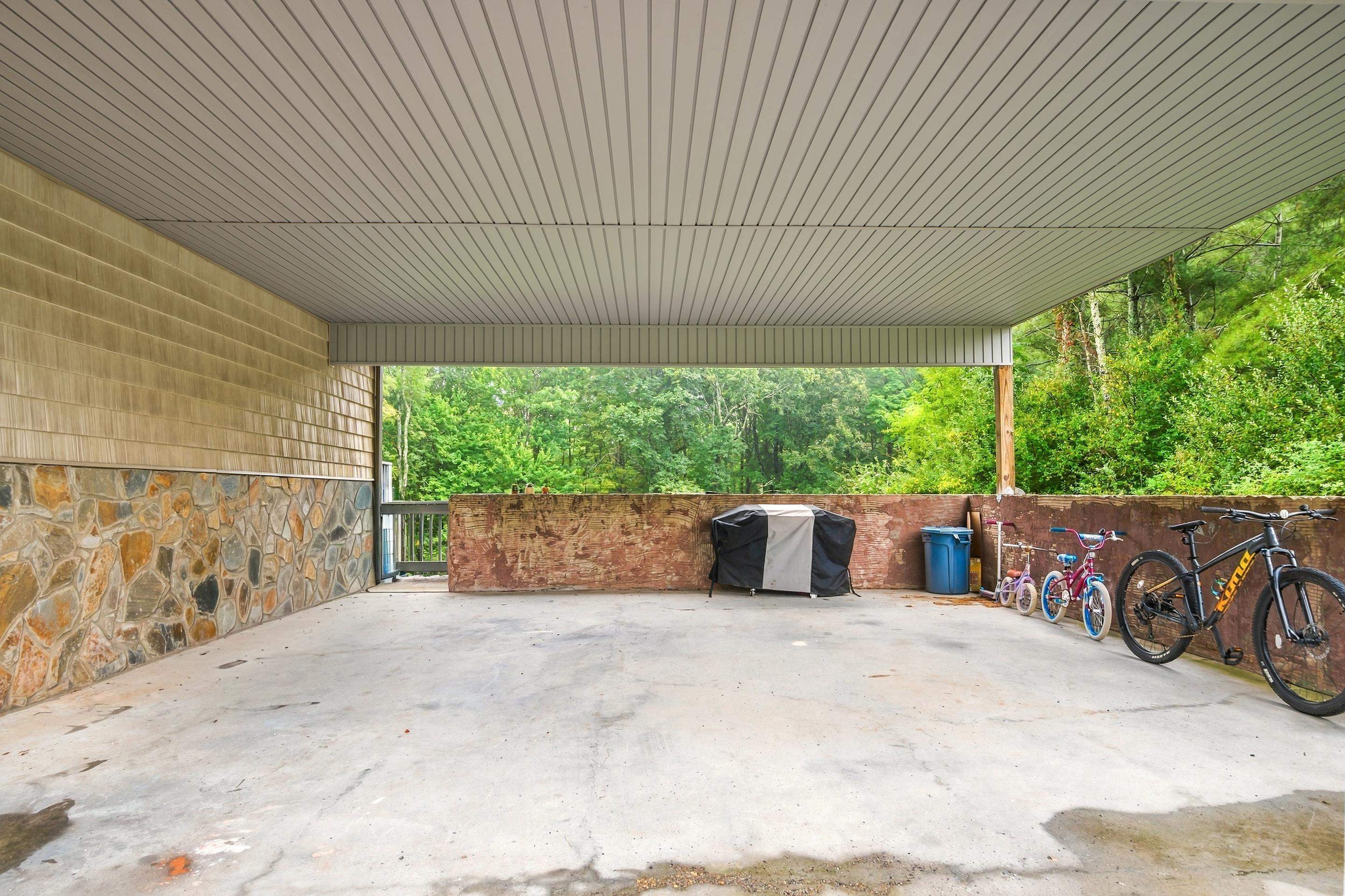 676 Dusty Rock Road NW Riner VA 24149
