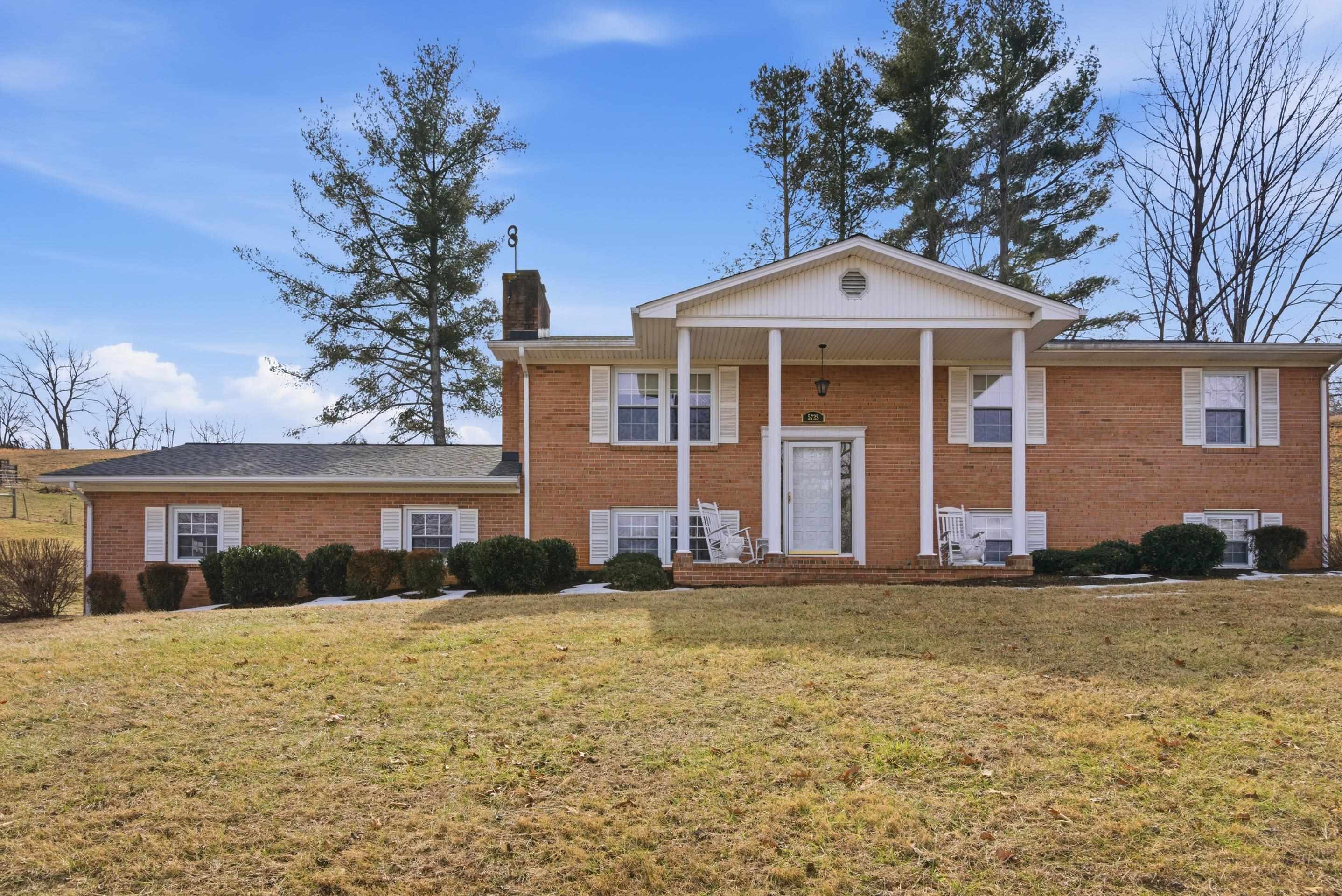 5725 Graysontown Road Radford VA 24141