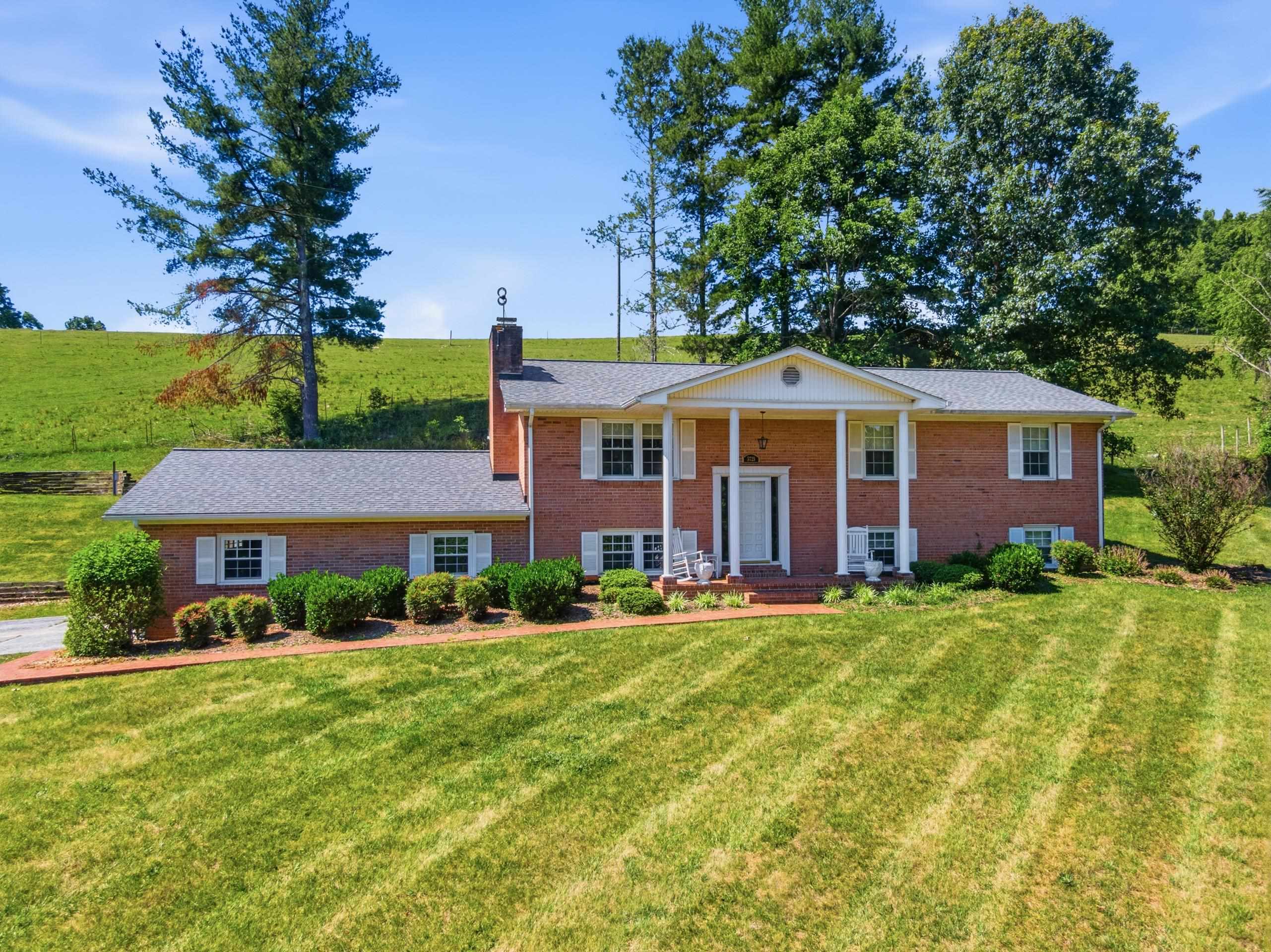 5725 Graysontown Road Radford VA 24141