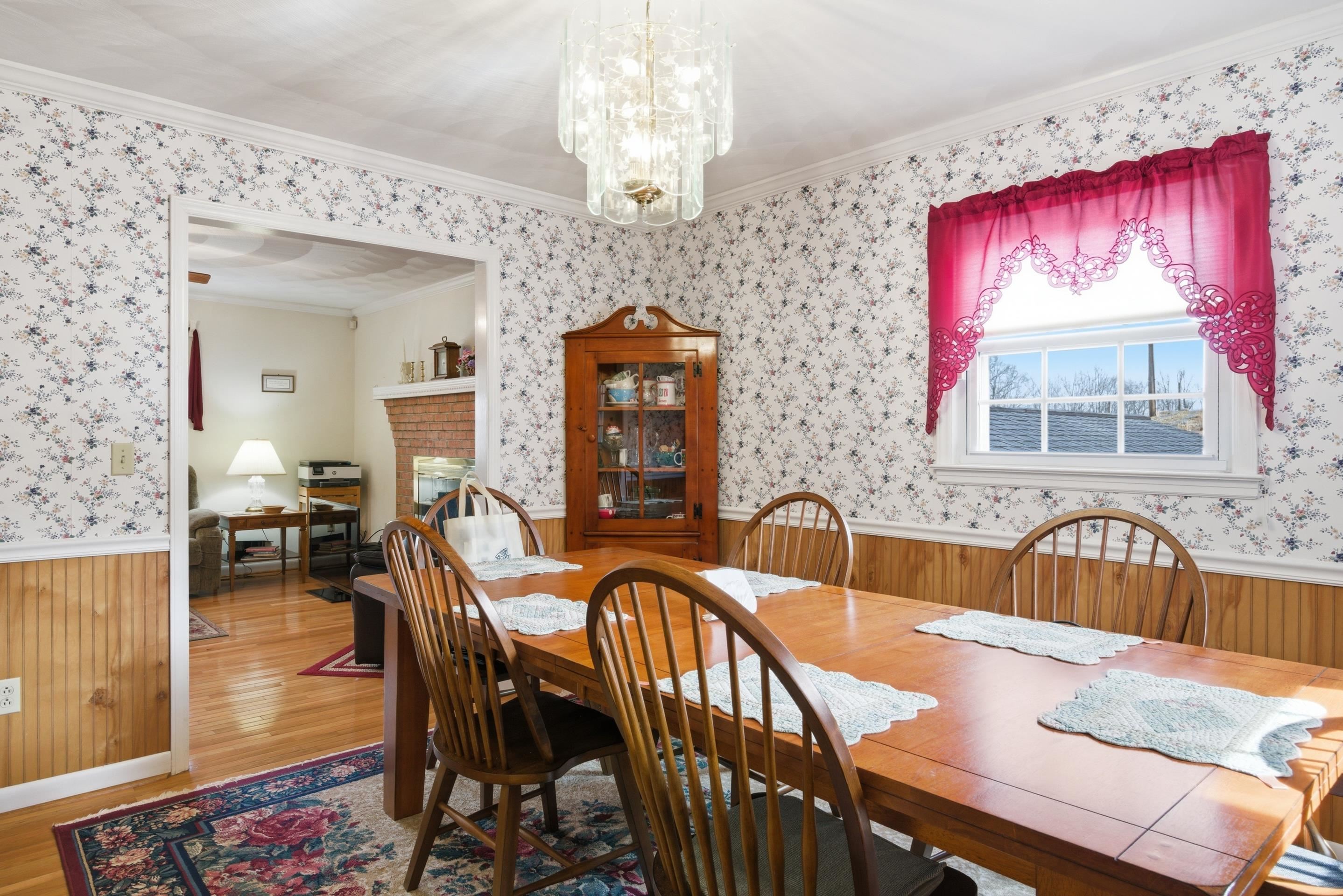 5725 Graysontown Road Radford VA 24141