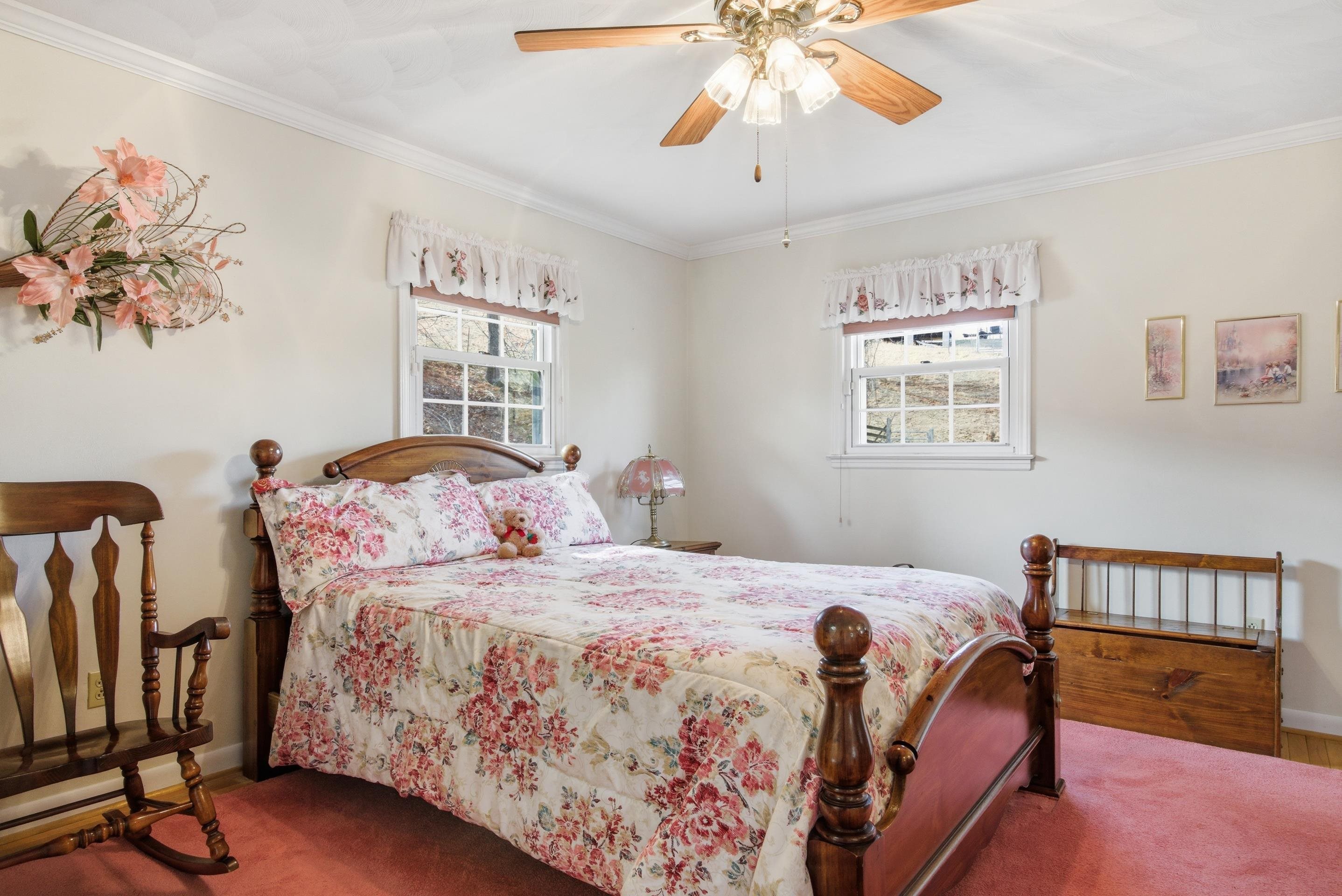 5725 Graysontown Road Radford VA 24141