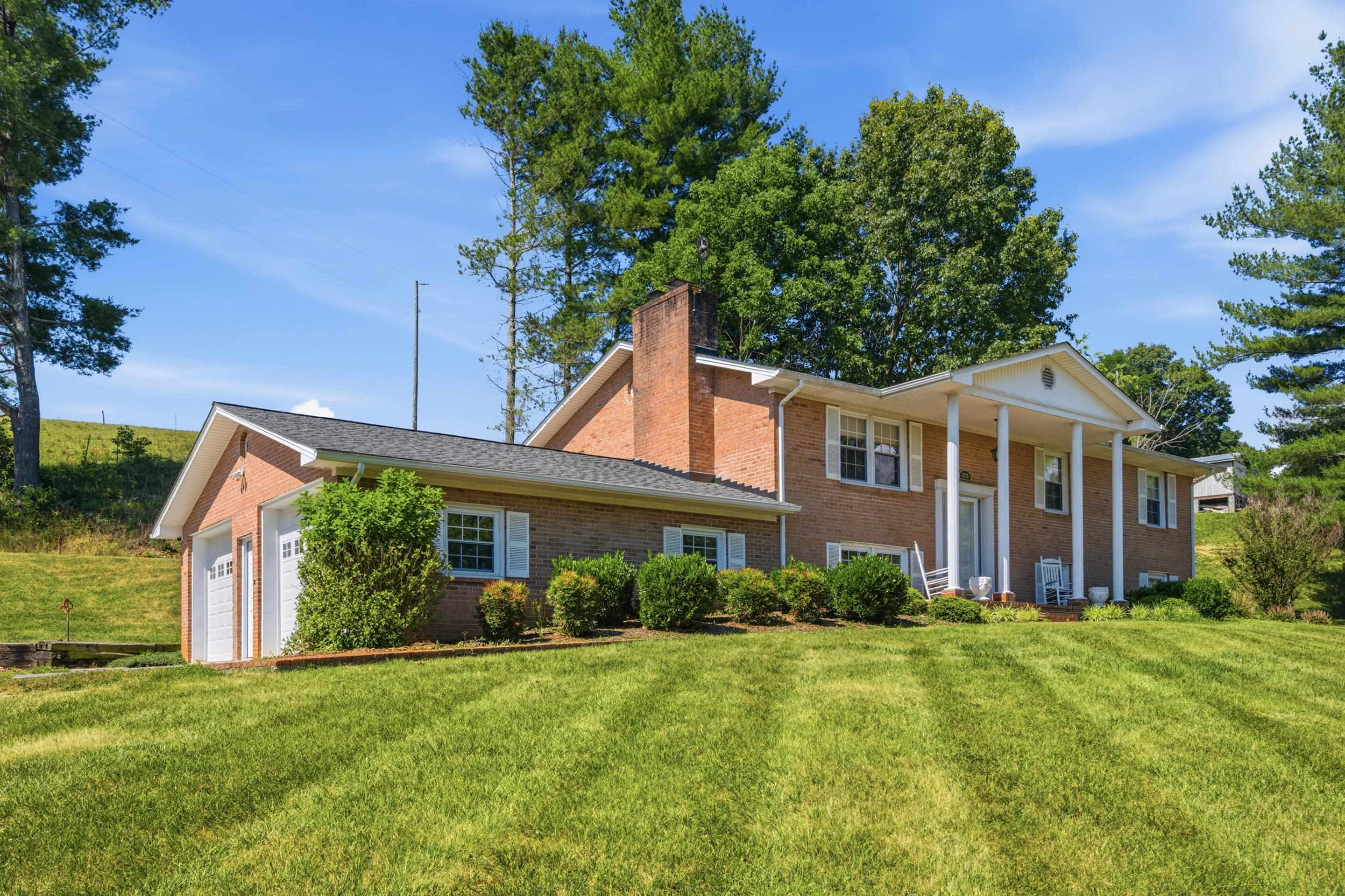 5725 Graysontown Road Radford VA 24141