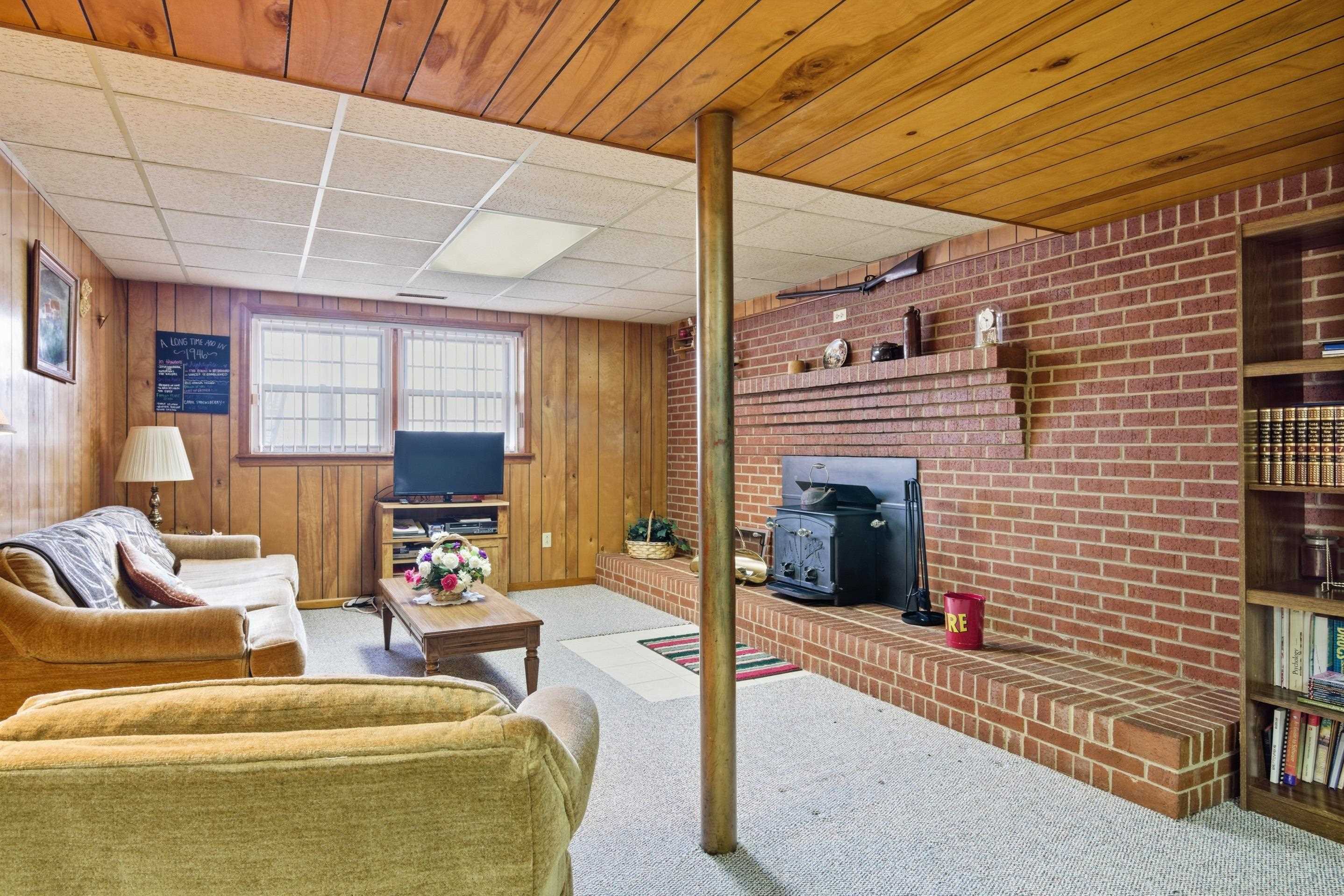 5725 Graysontown Road Radford VA 24141