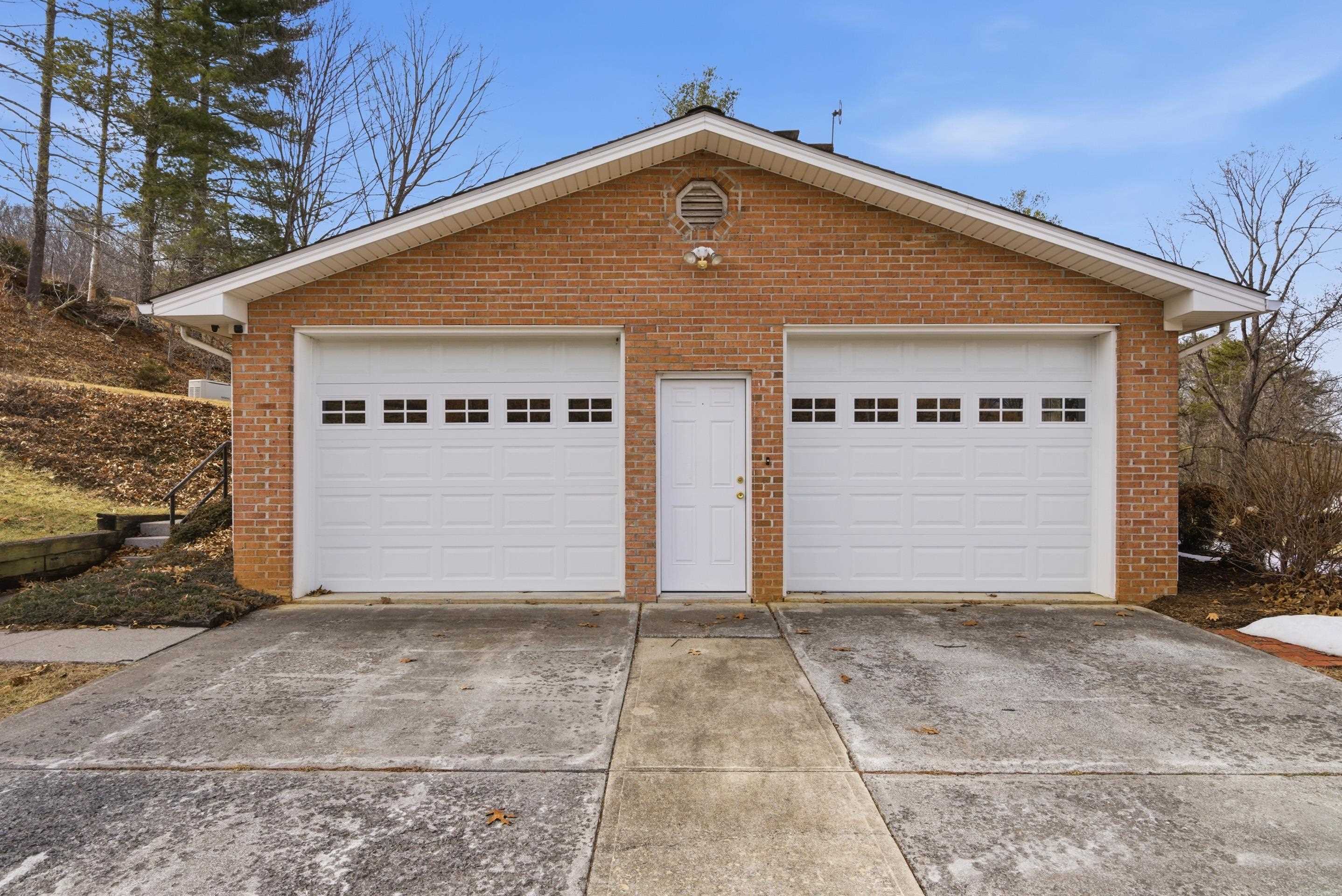 5725 Graysontown Road Radford VA 24141