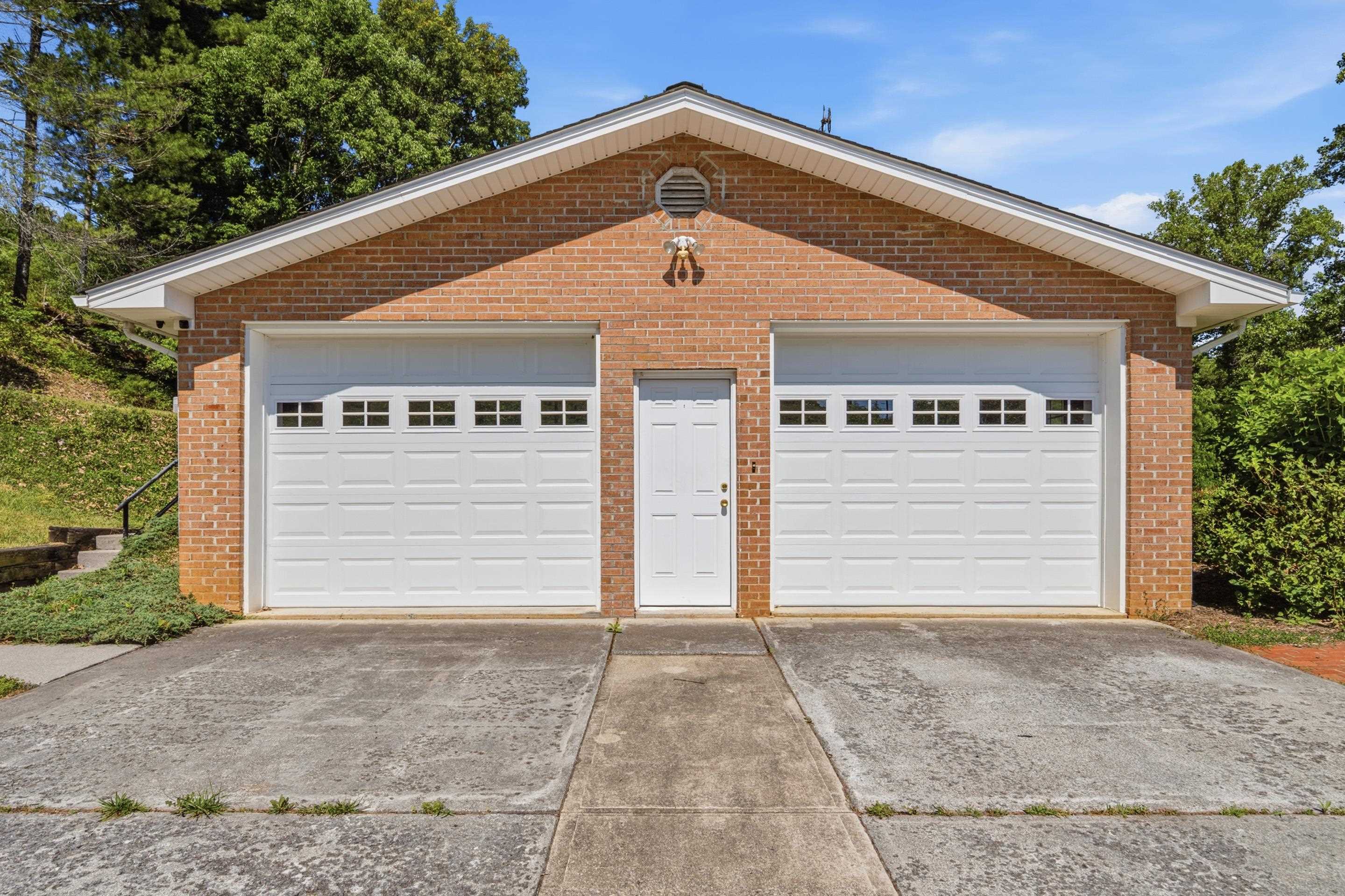 5725 Graysontown Road Radford VA 24141