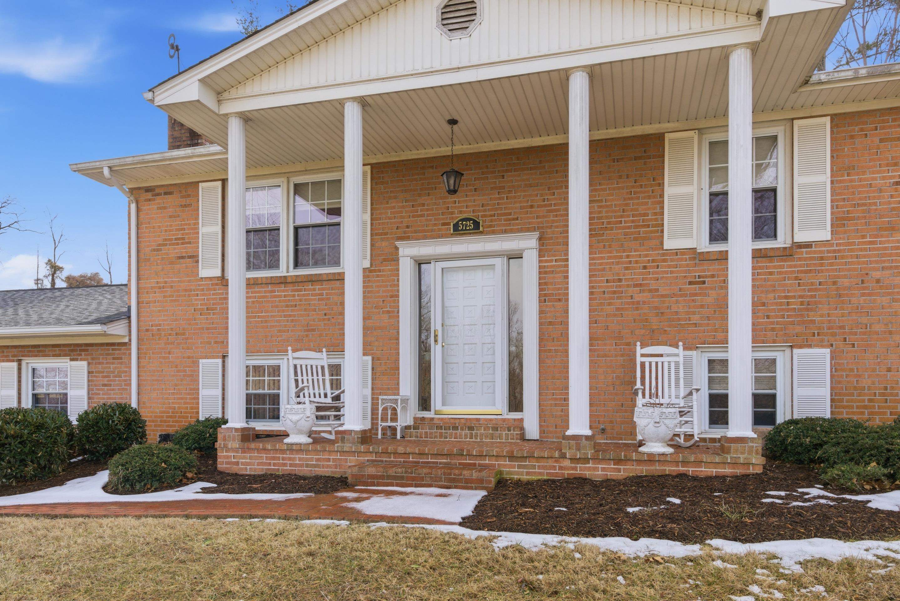 5725 Graysontown Road Radford VA 24141