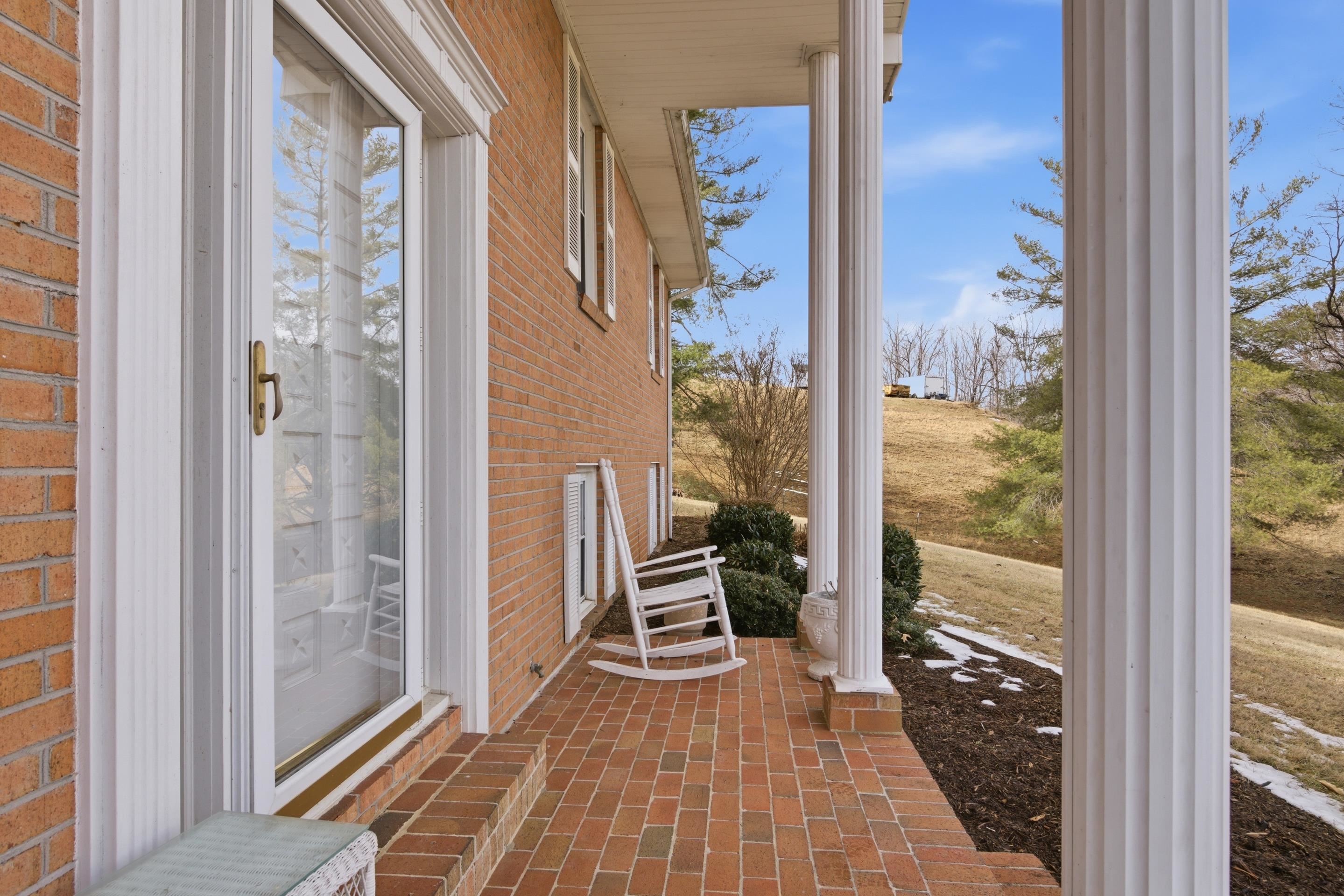 5725 Graysontown Road Radford VA 24141