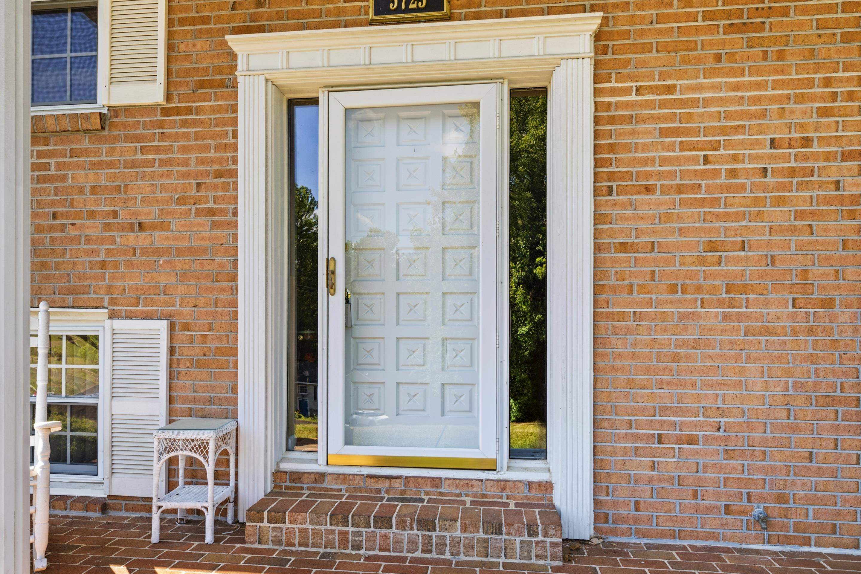 5725 Graysontown Road Radford VA 24141