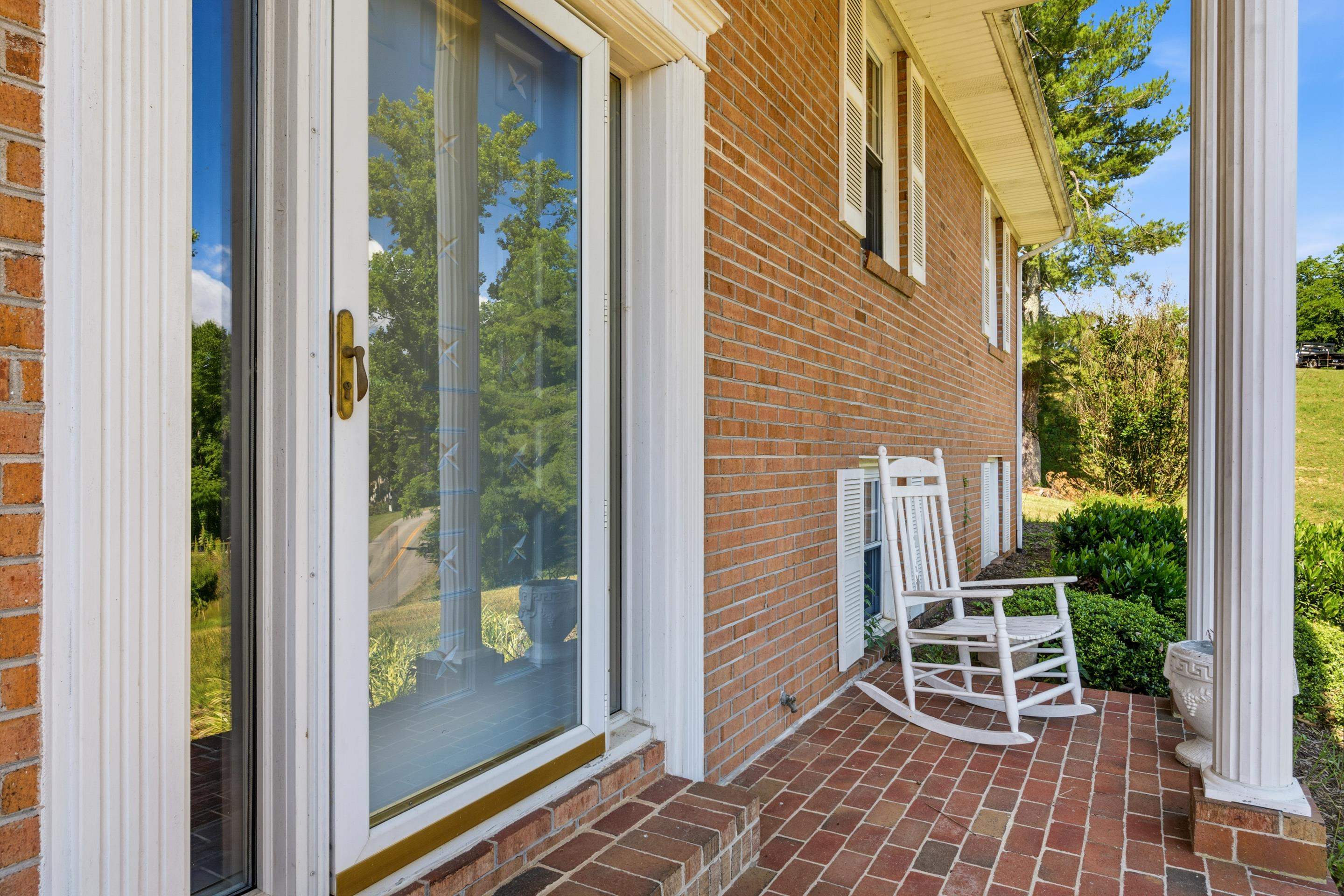 5725 Graysontown Road Radford VA 24141
