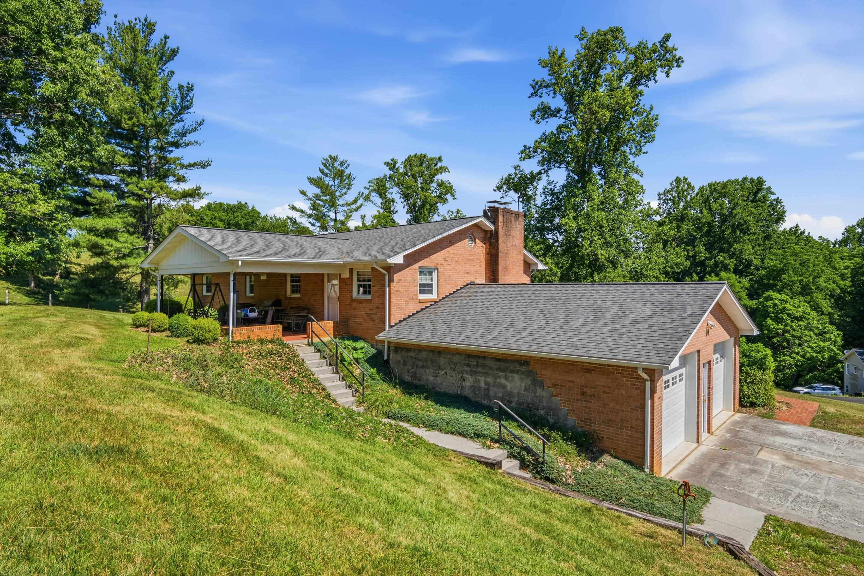 5725 Graysontown Road Radford VA 24141