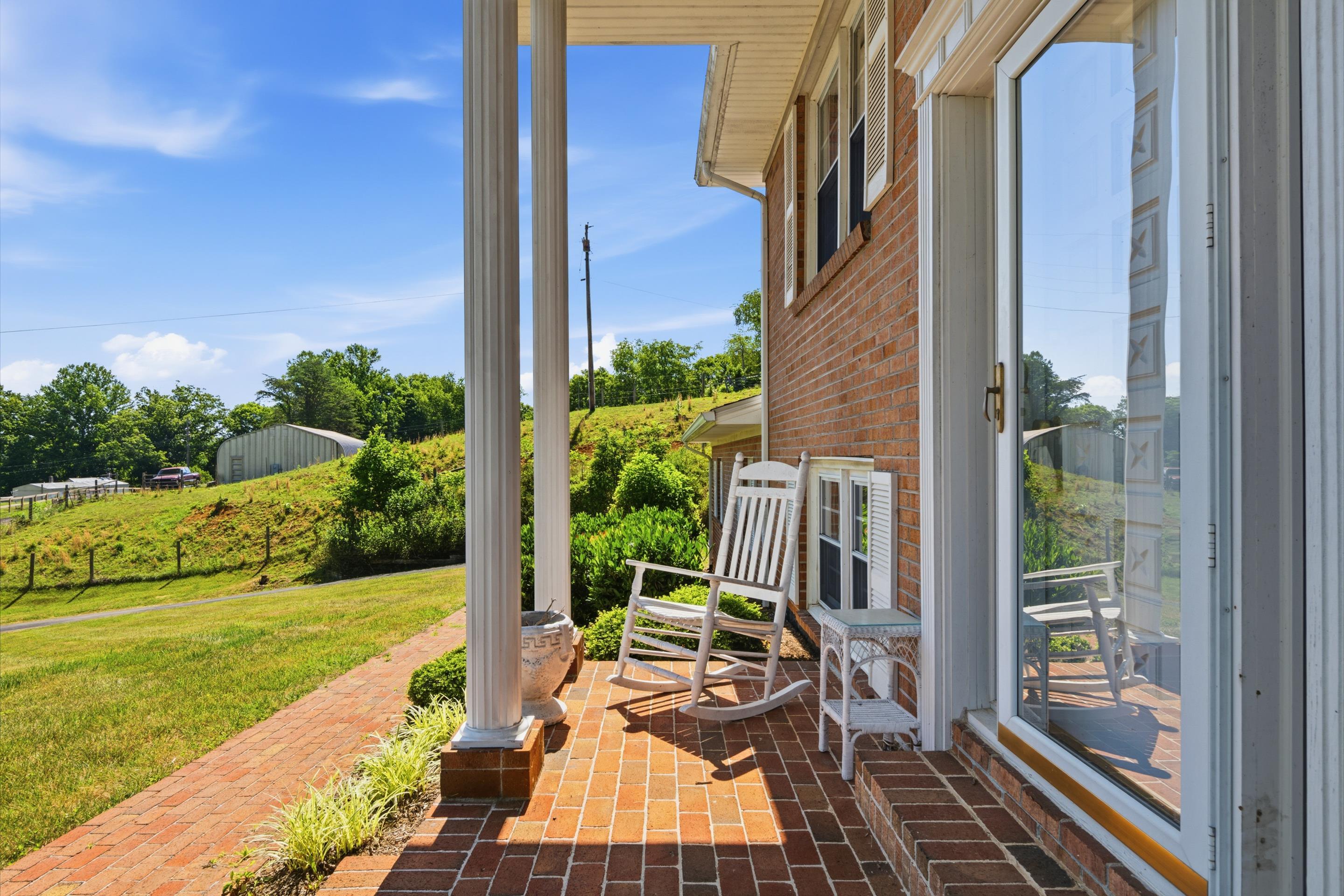 5725 Graysontown Road Radford VA 24141