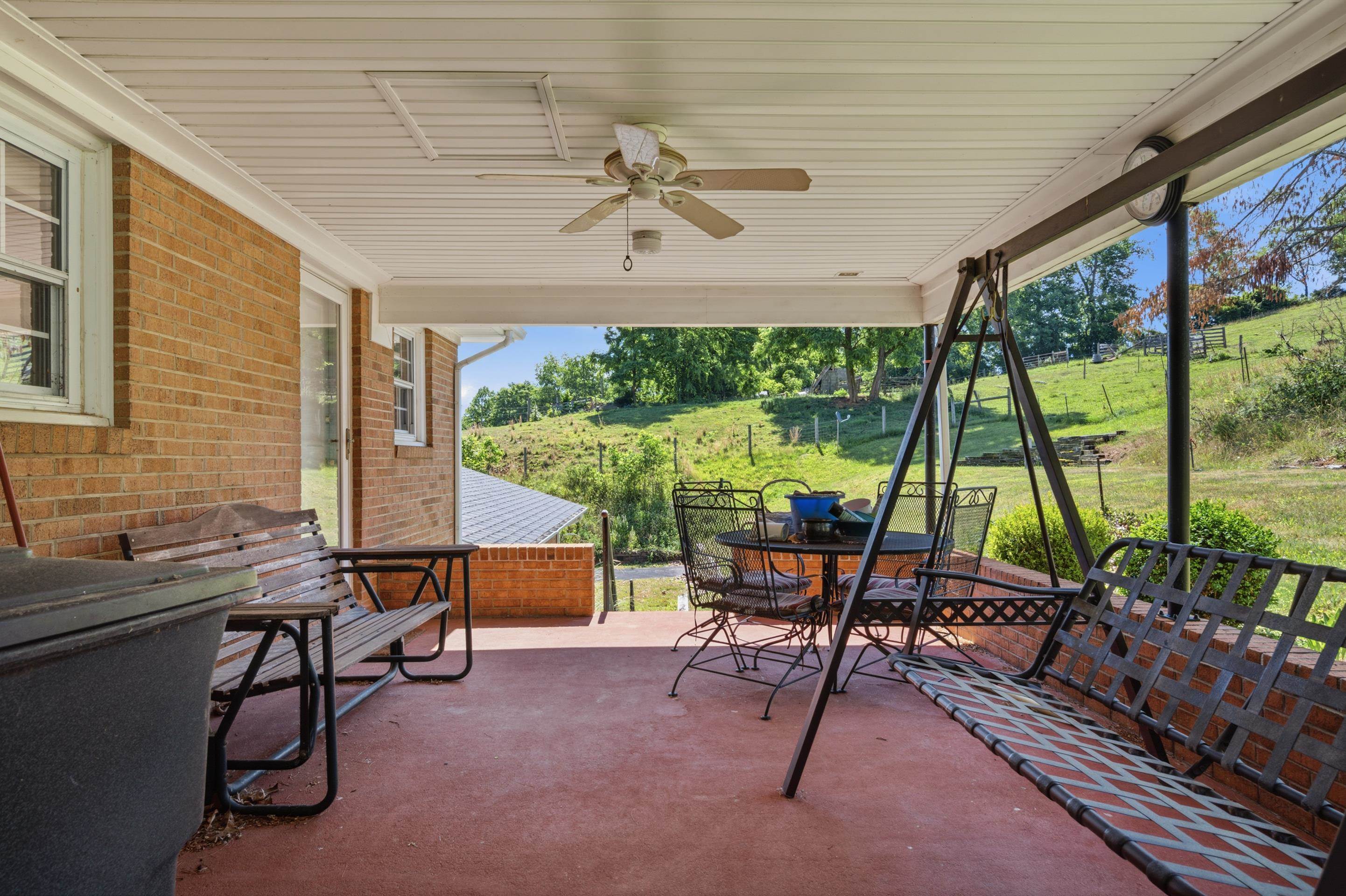 5725 Graysontown Road Radford VA 24141