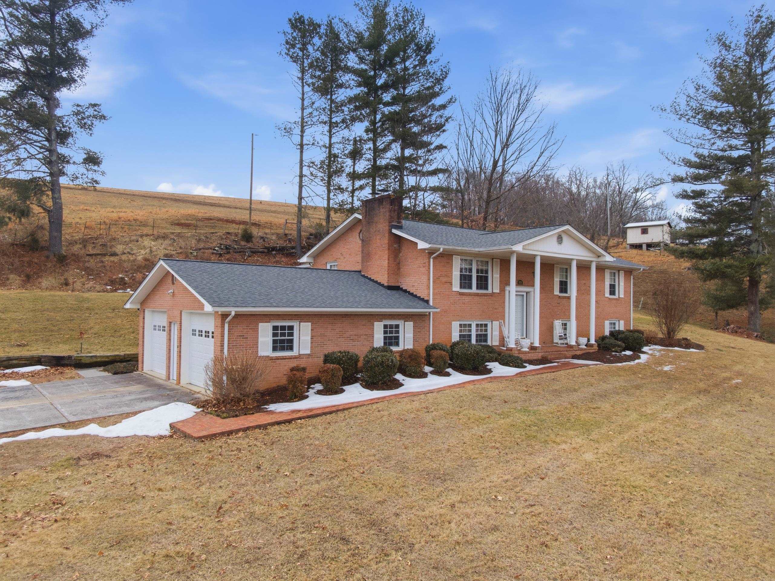 5725 Graysontown Road Radford VA 24141