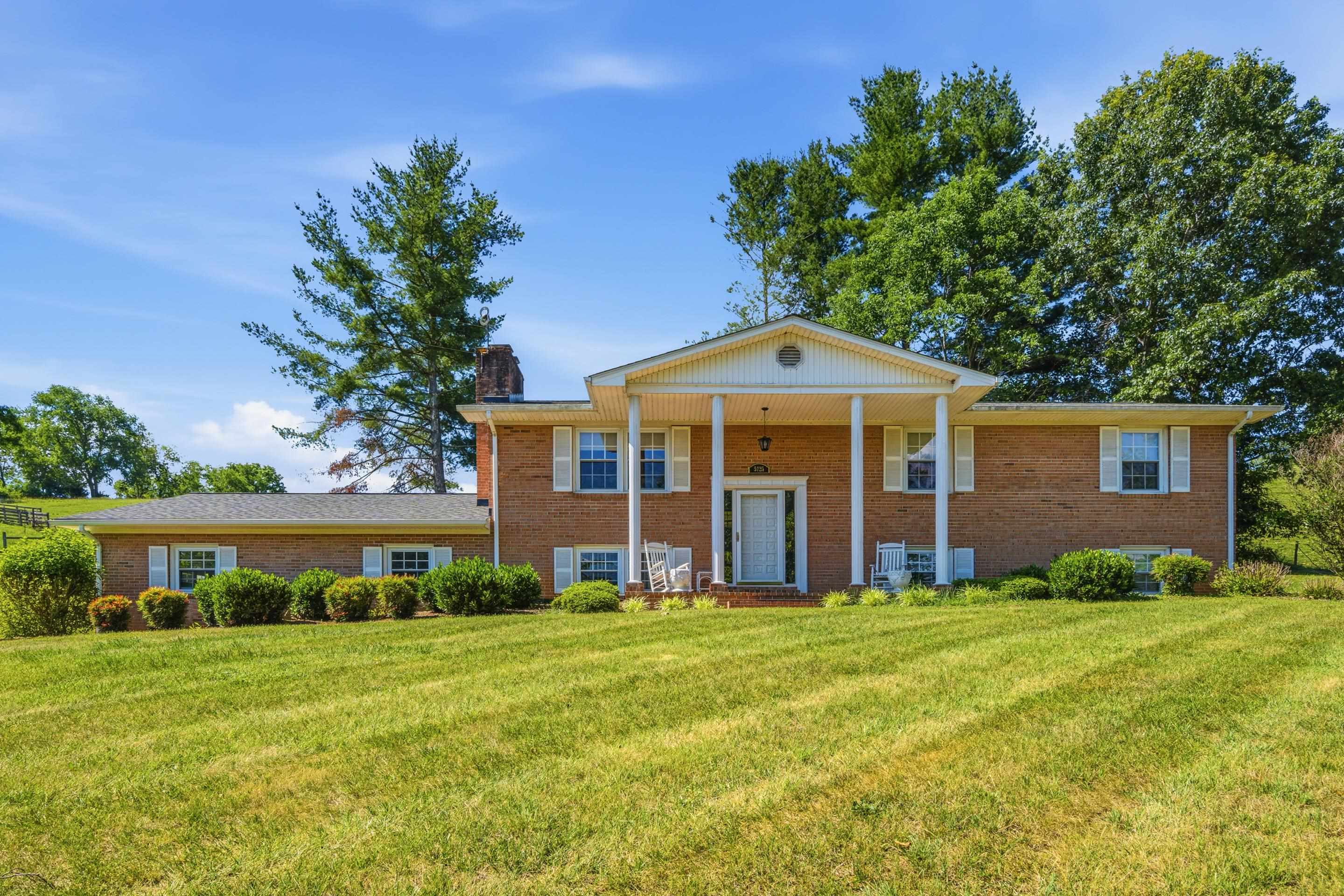 5725 Graysontown Road Radford VA 24141
