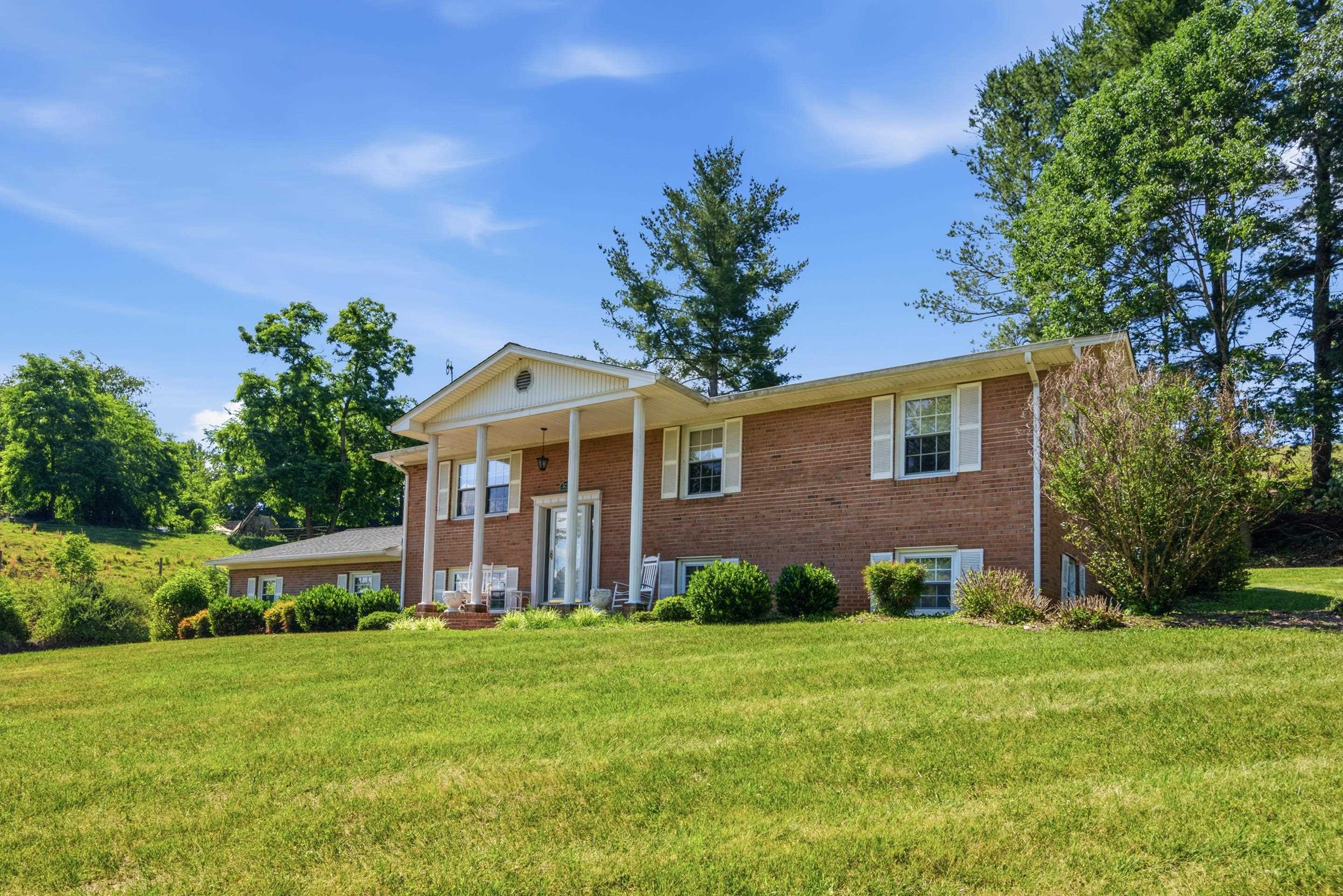 5725 Graysontown Road Radford VA 24141
