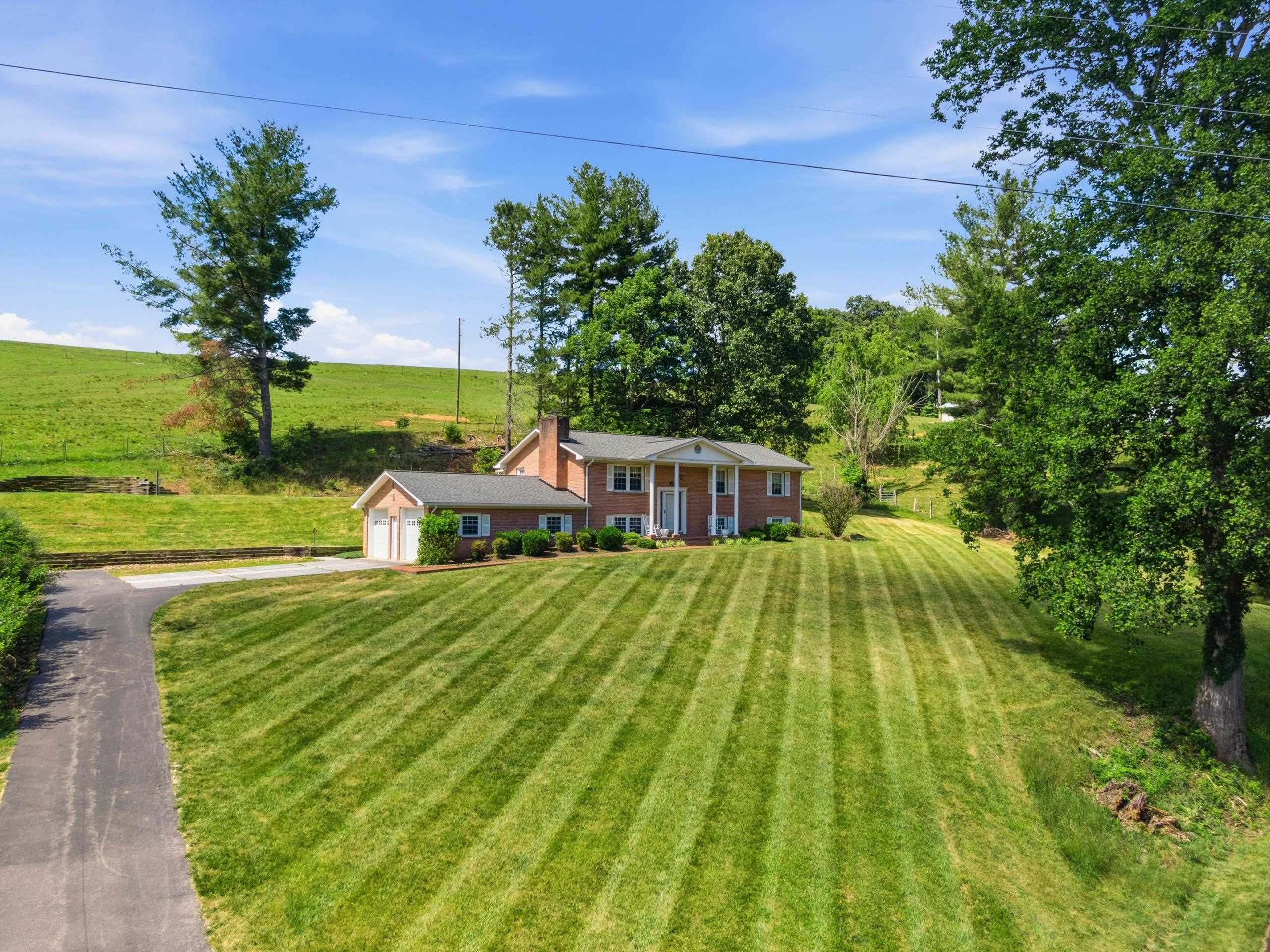 5725 Graysontown Road Radford VA 24141