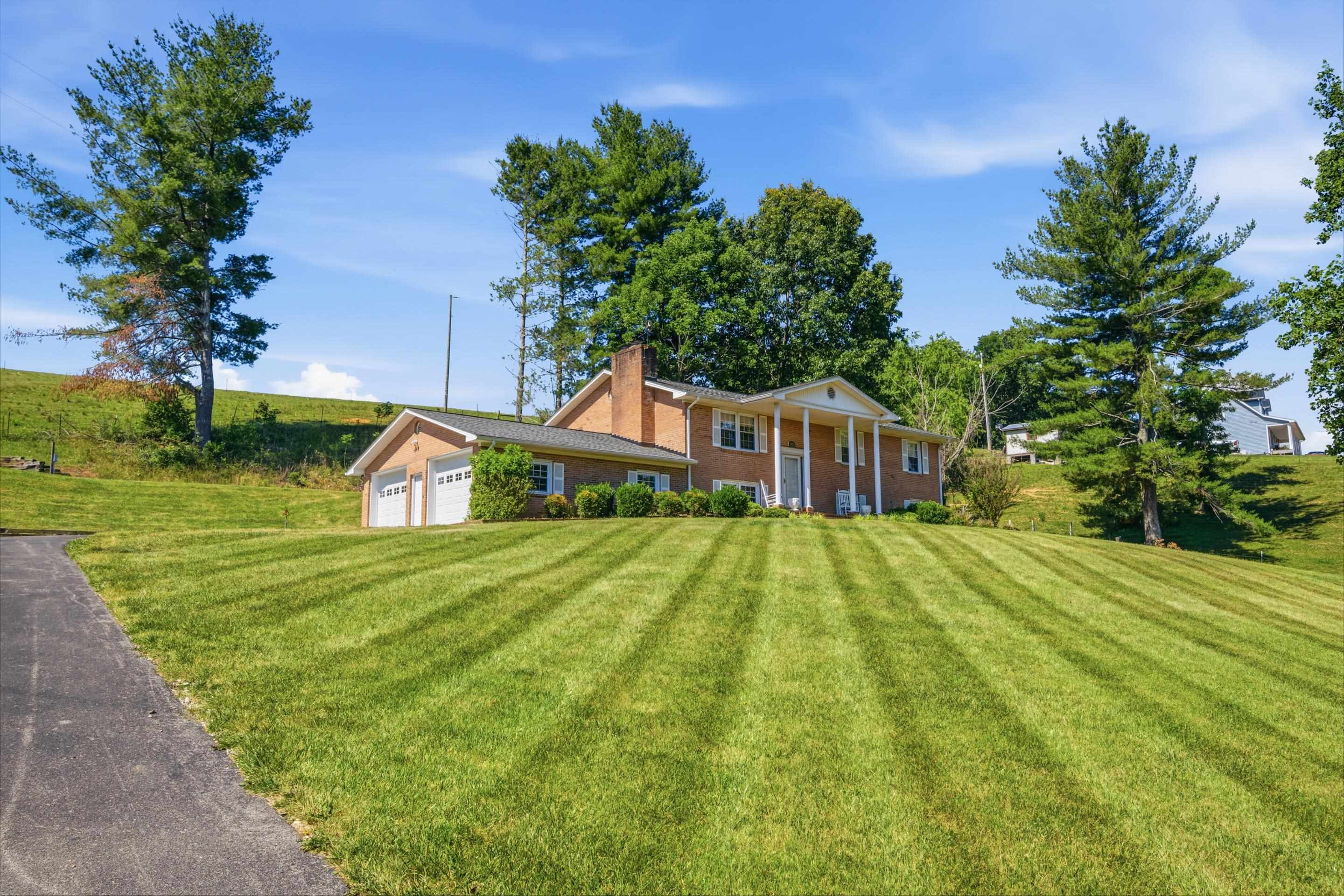 5725 Graysontown Road Radford VA 24141