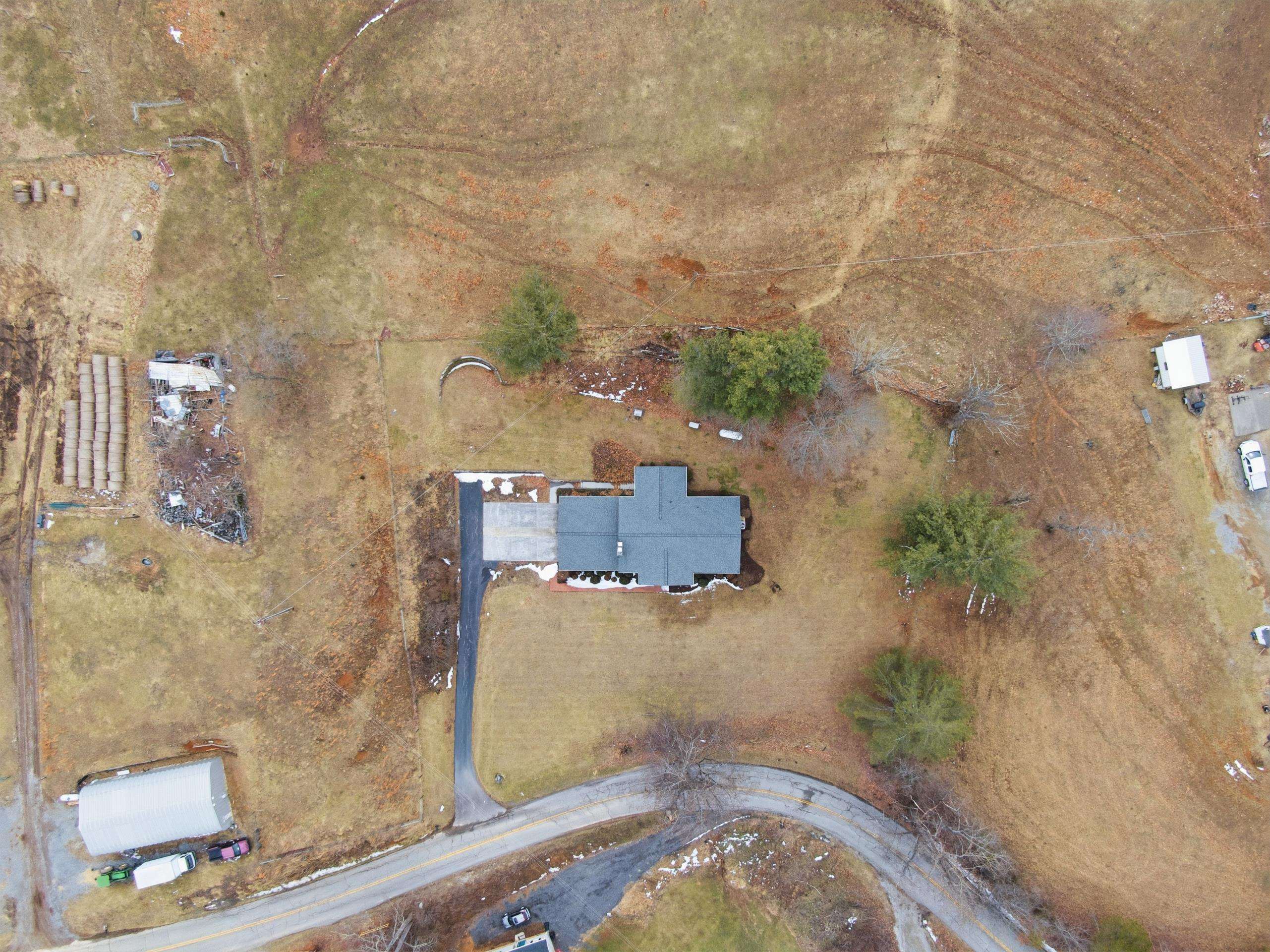 5725 Graysontown Road Radford VA 24141