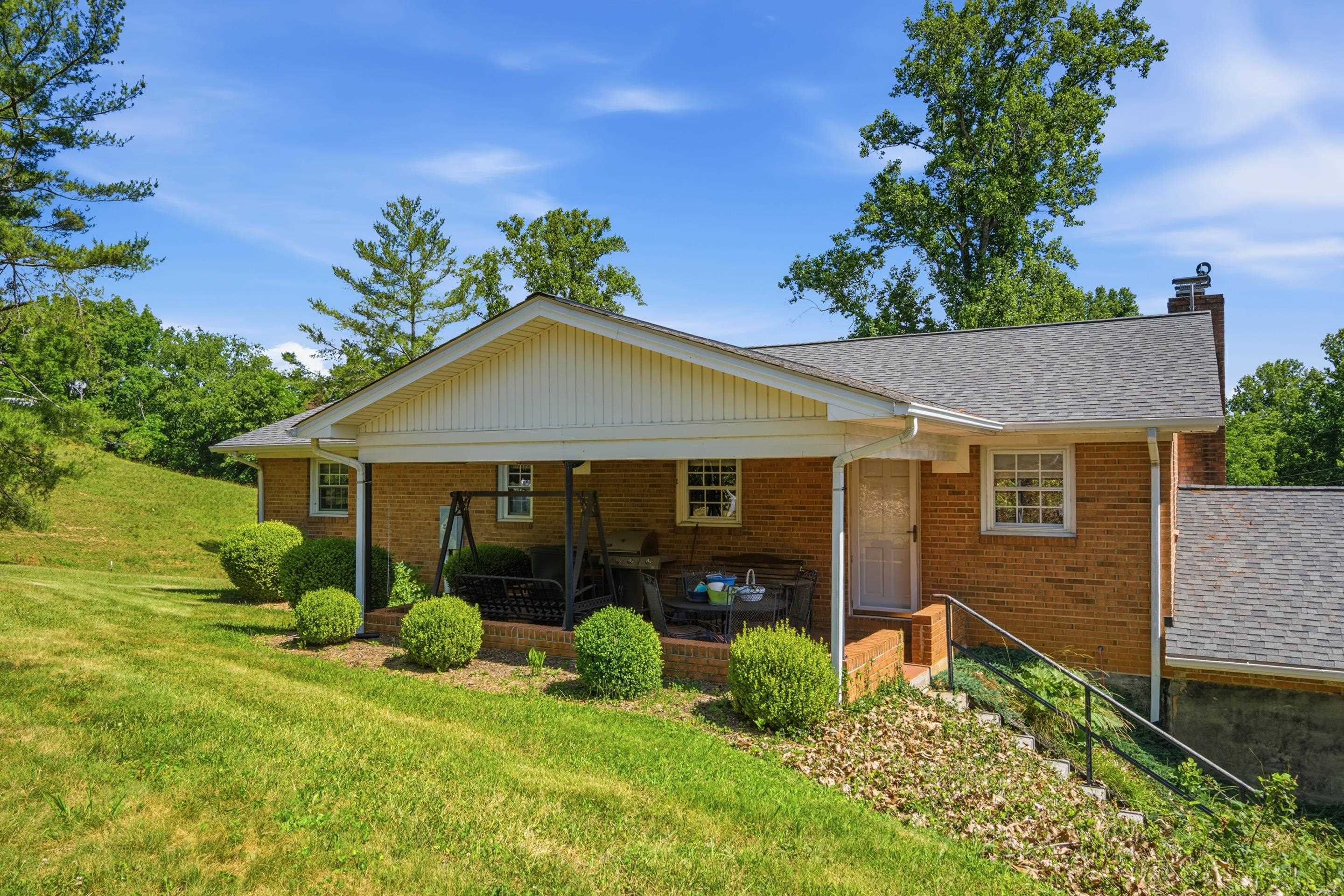 5725 Graysontown Road Radford VA 24141