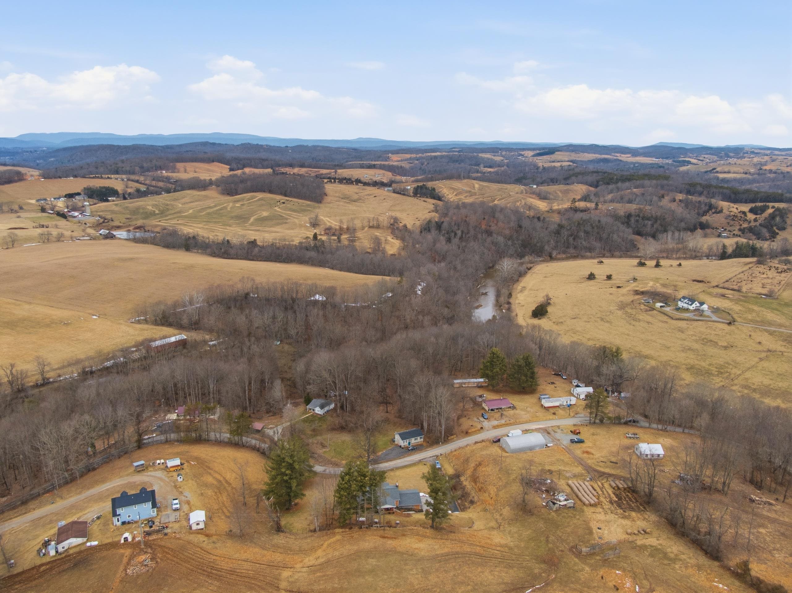 5725 Graysontown Road Radford VA 24141