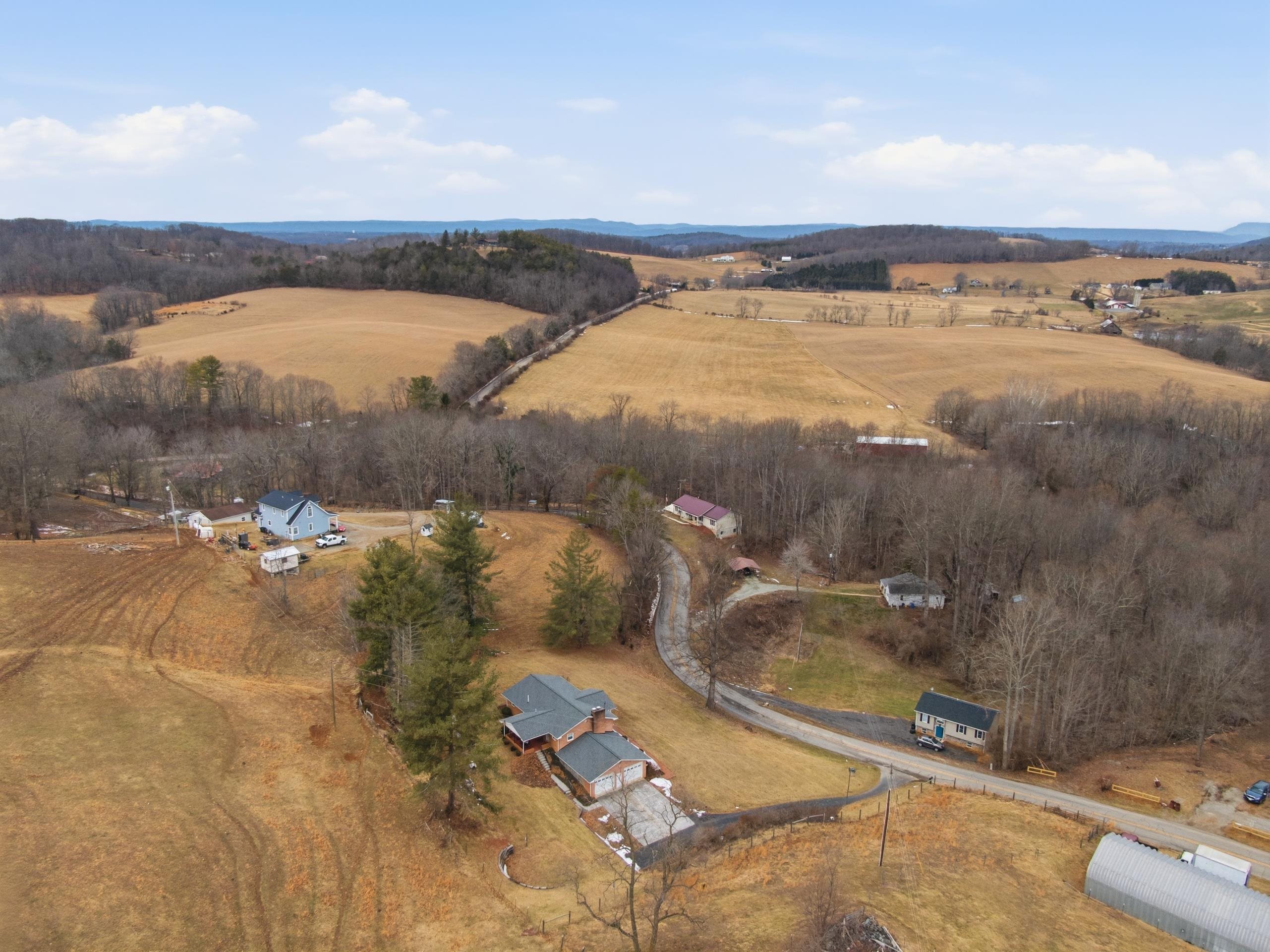 5725 Graysontown Road Radford VA 24141