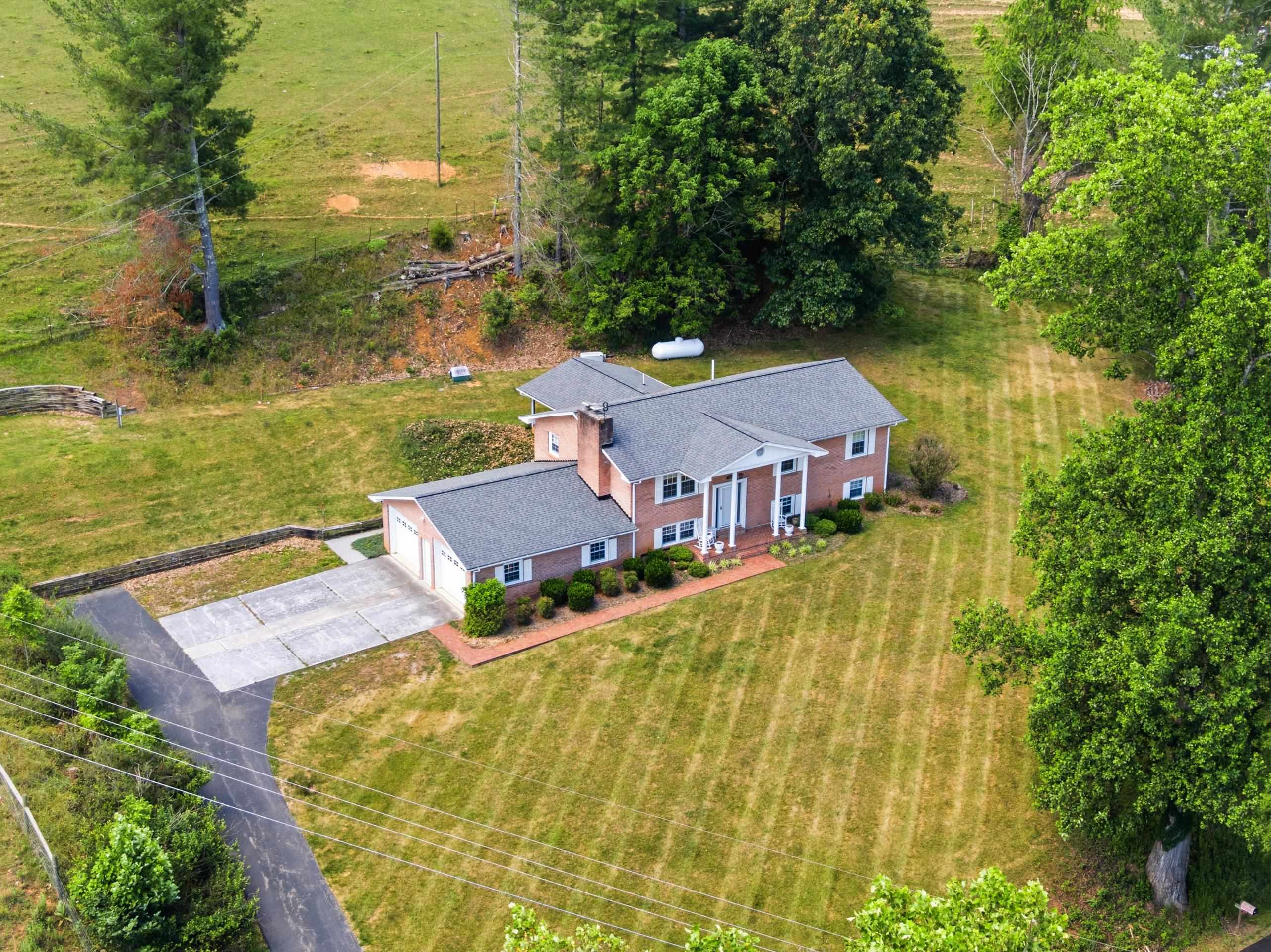 5725 Graysontown Road Radford VA 24141
