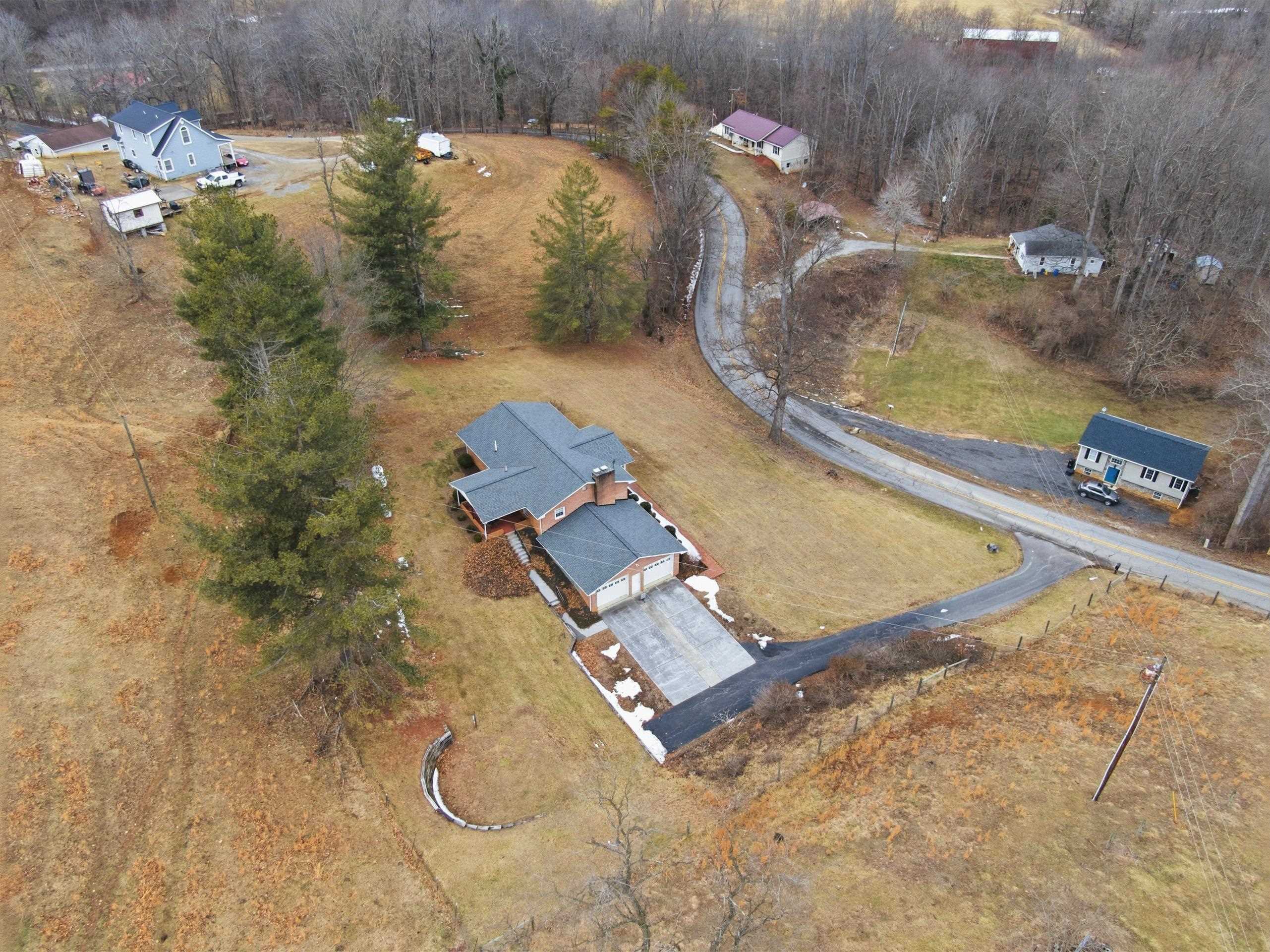 5725 Graysontown Road Radford VA 24141