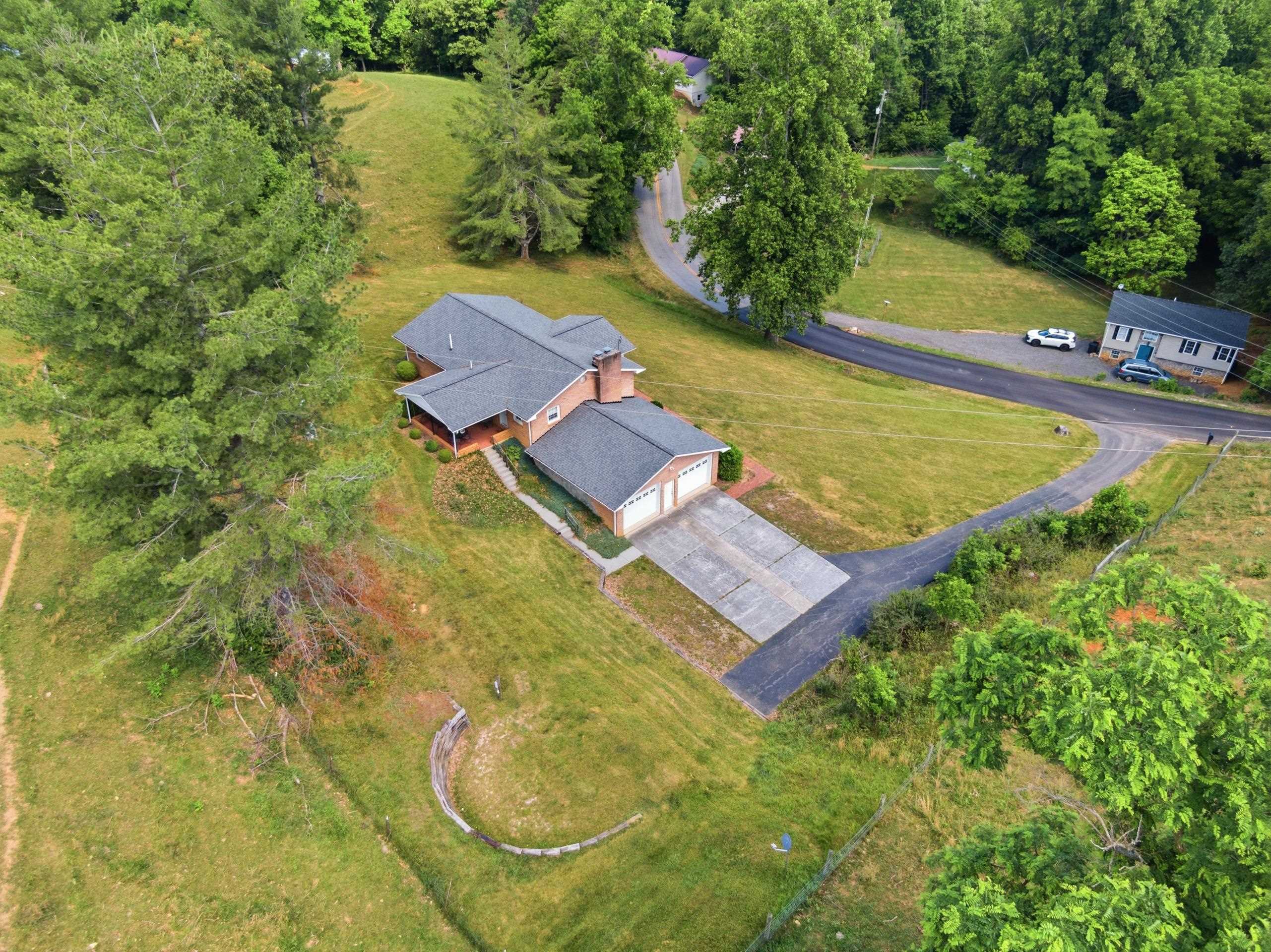 5725 Graysontown Road Radford VA 24141
