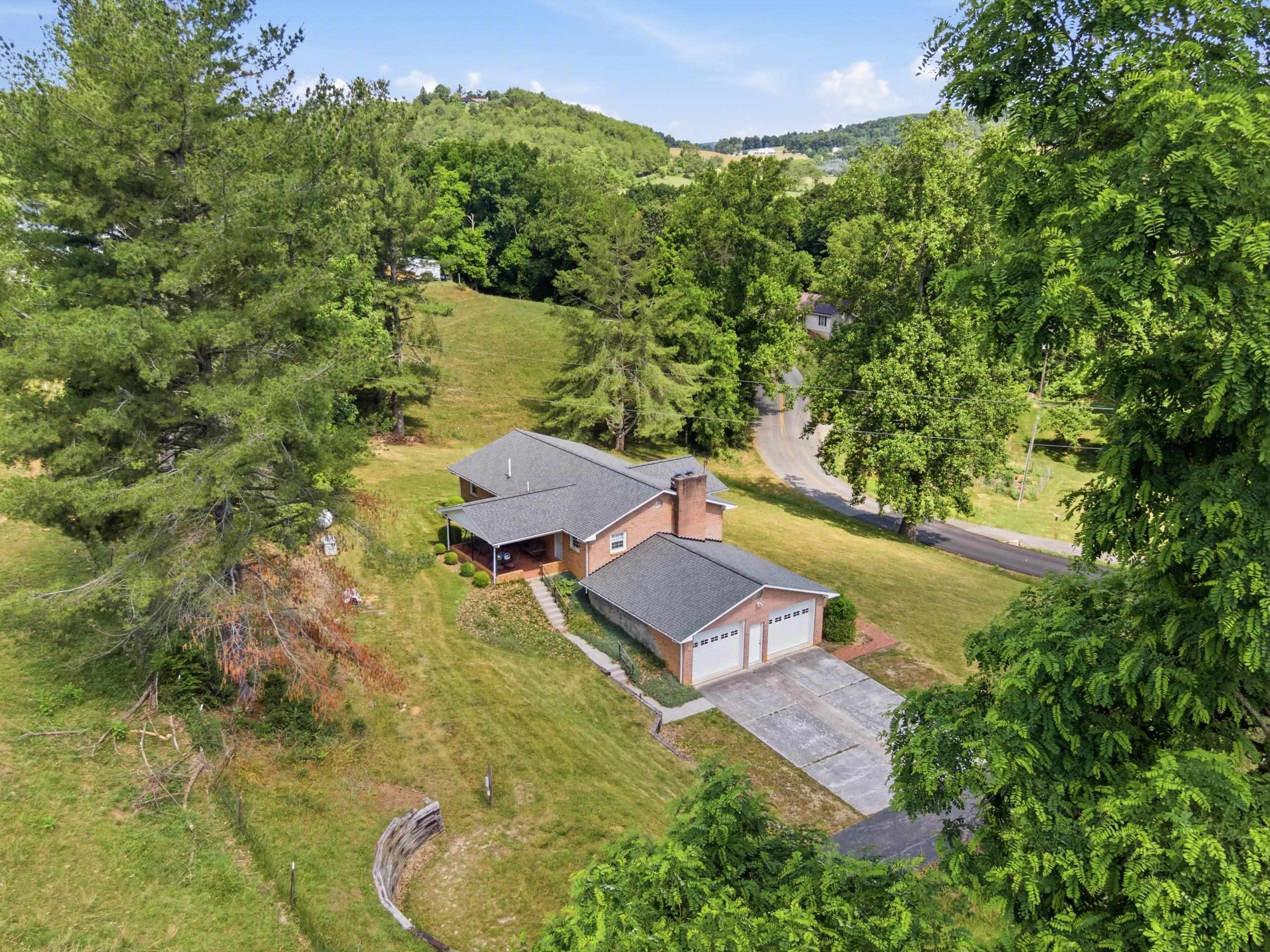 5725 Graysontown Road Radford VA 24141
