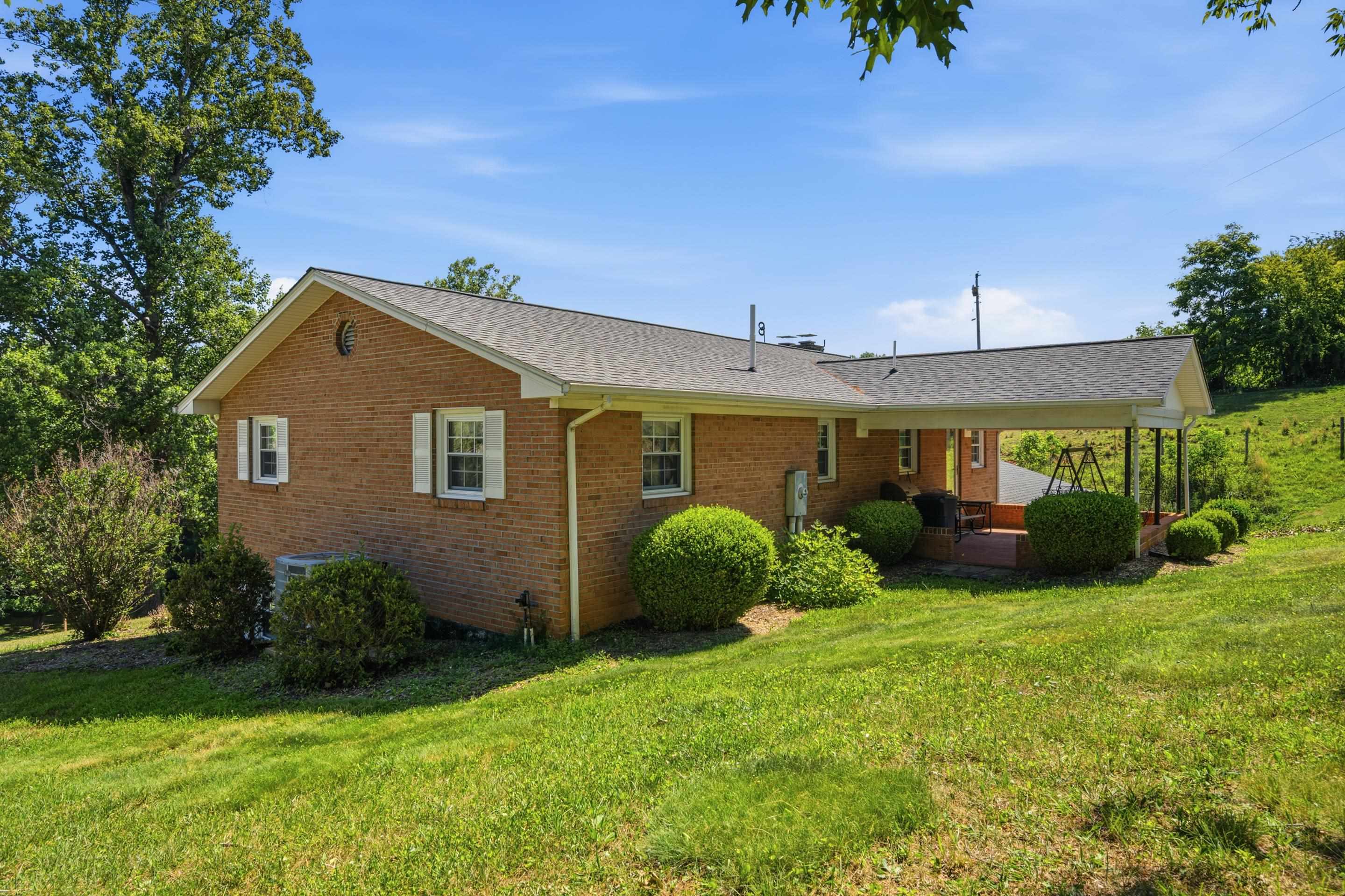 5725 Graysontown Road Radford VA 24141