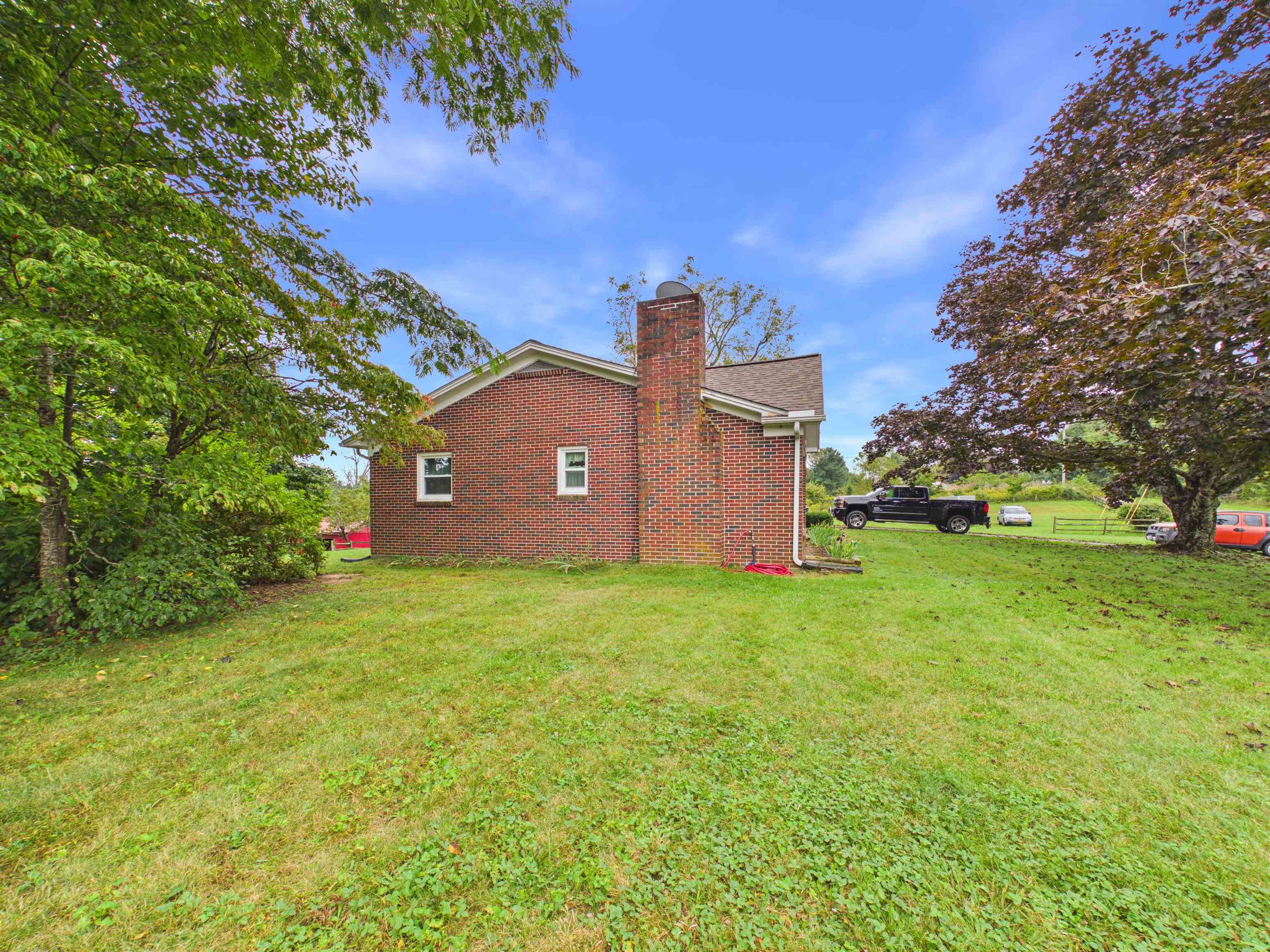 490 Oak Grove Road Austinville VA 24312