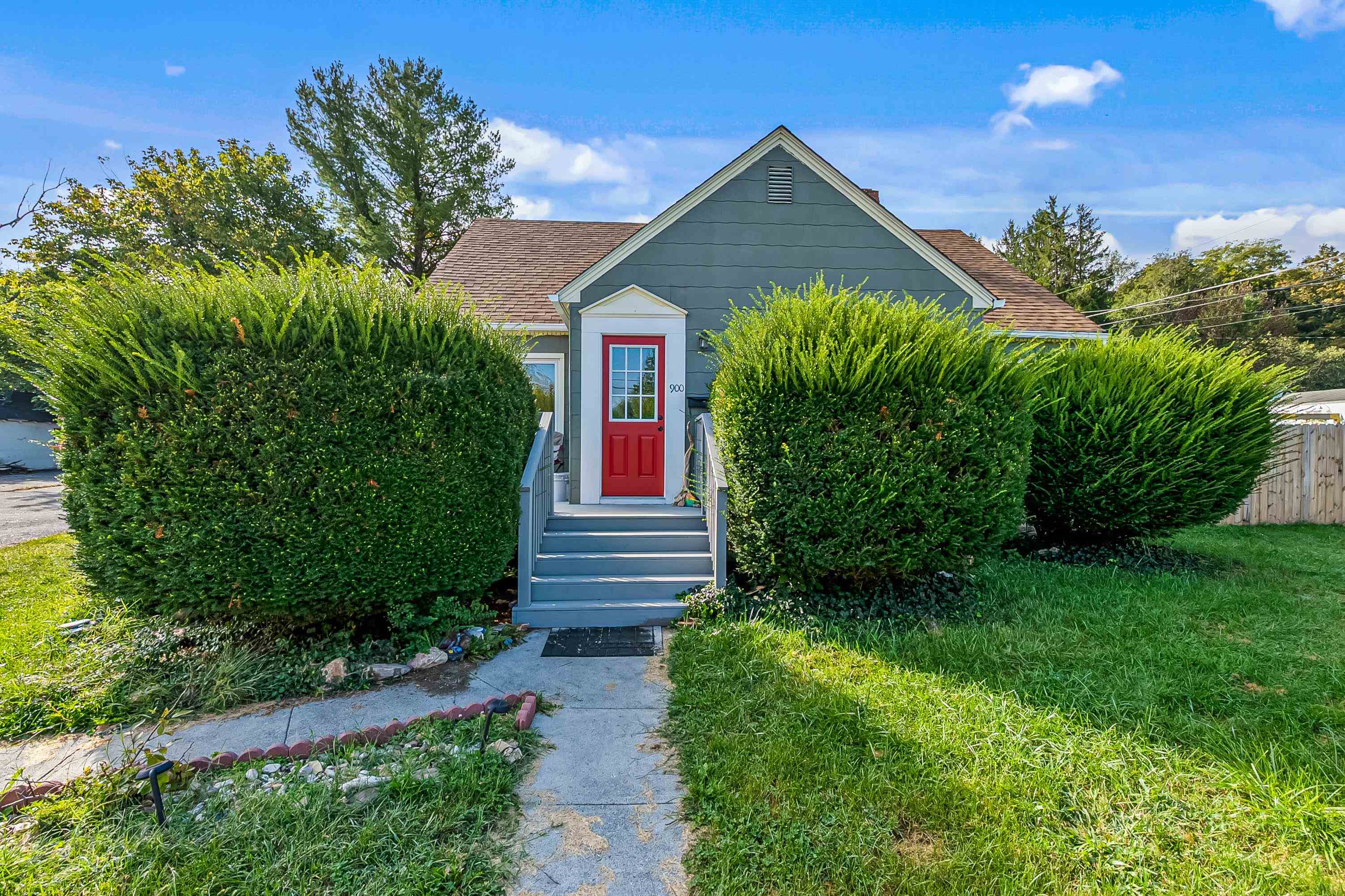 900 College Street Narrows VA 24124