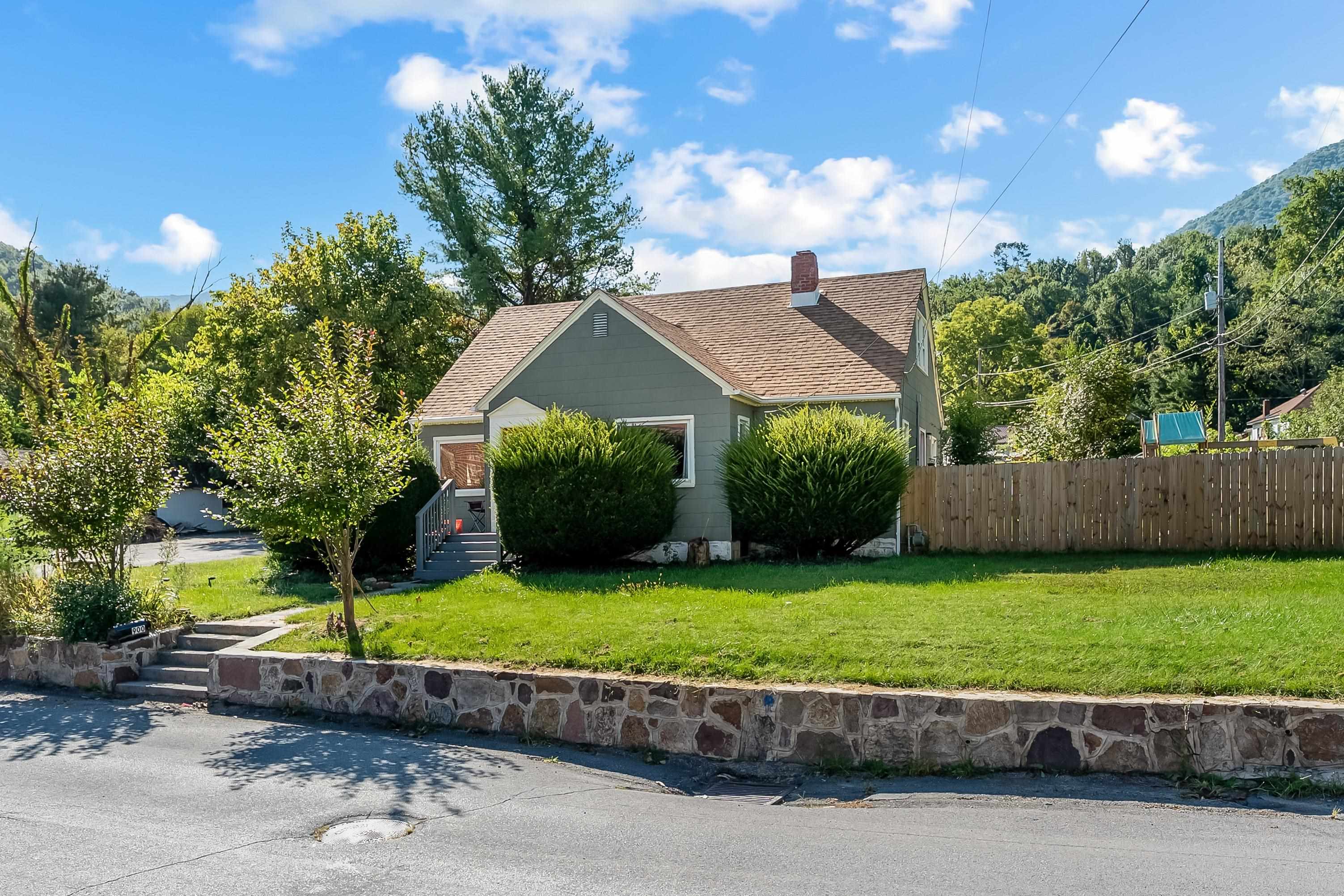 900 College Street Narrows VA 24124