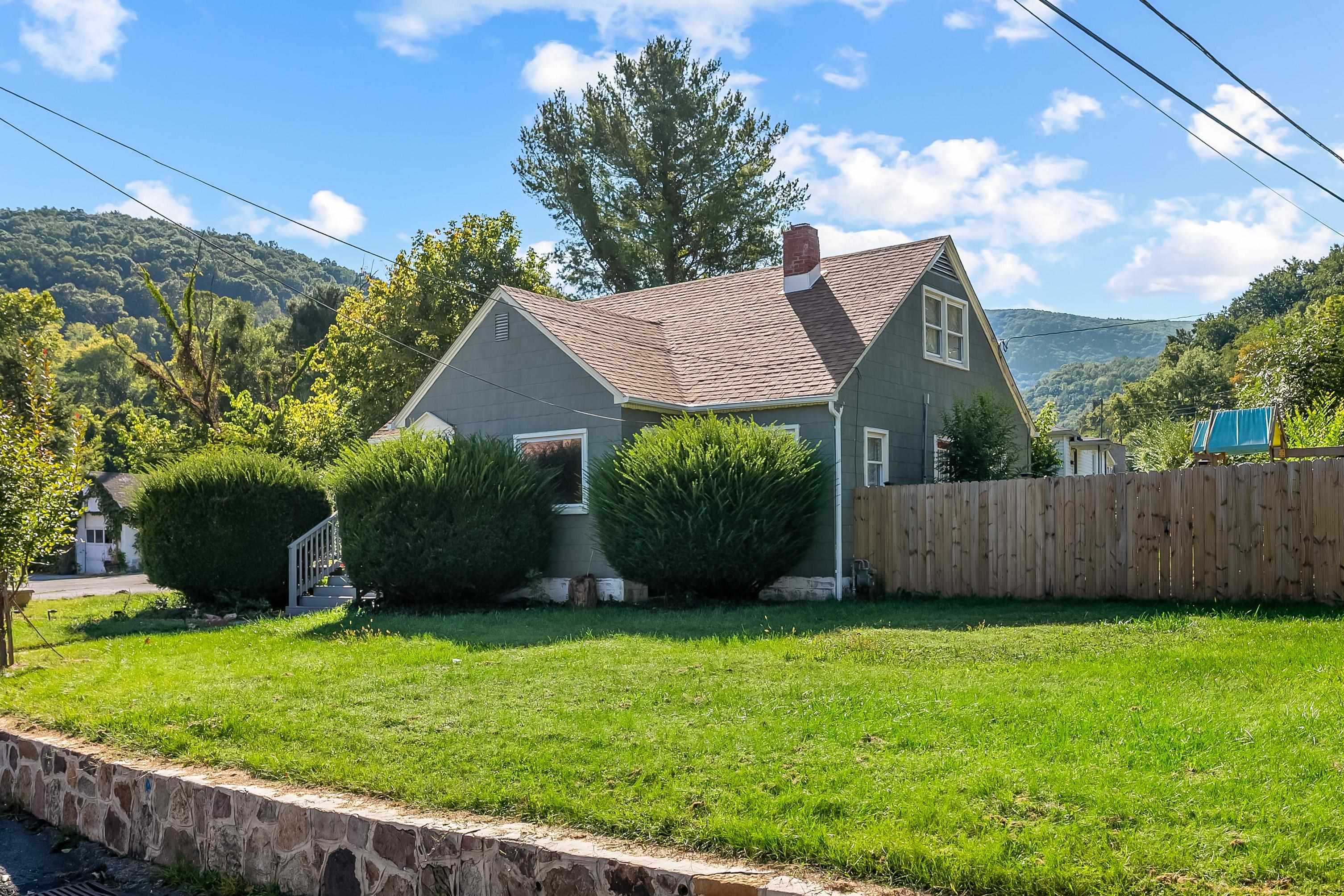 900 College Street Narrows VA 24124