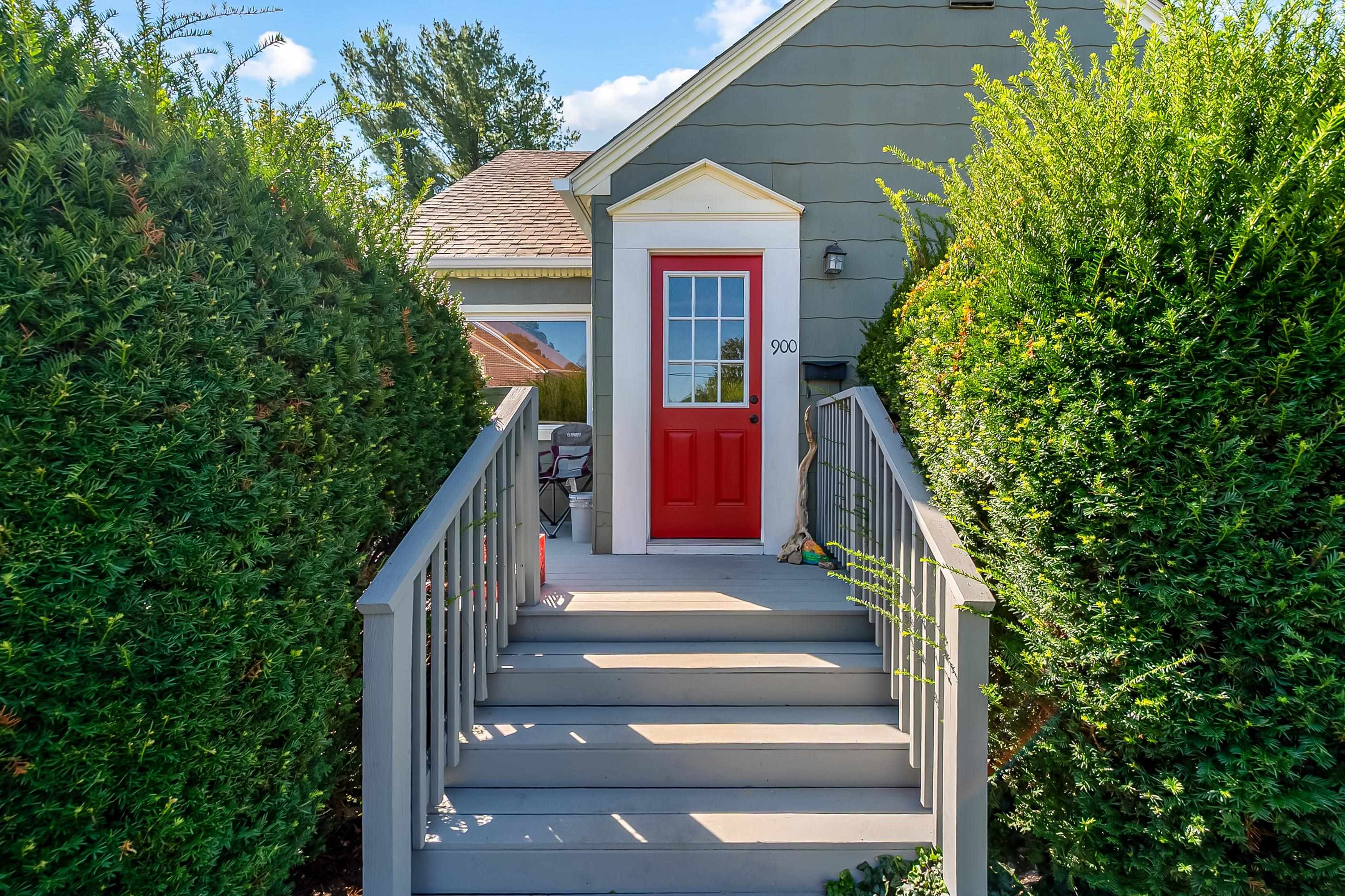 900 College Street Narrows VA 24124