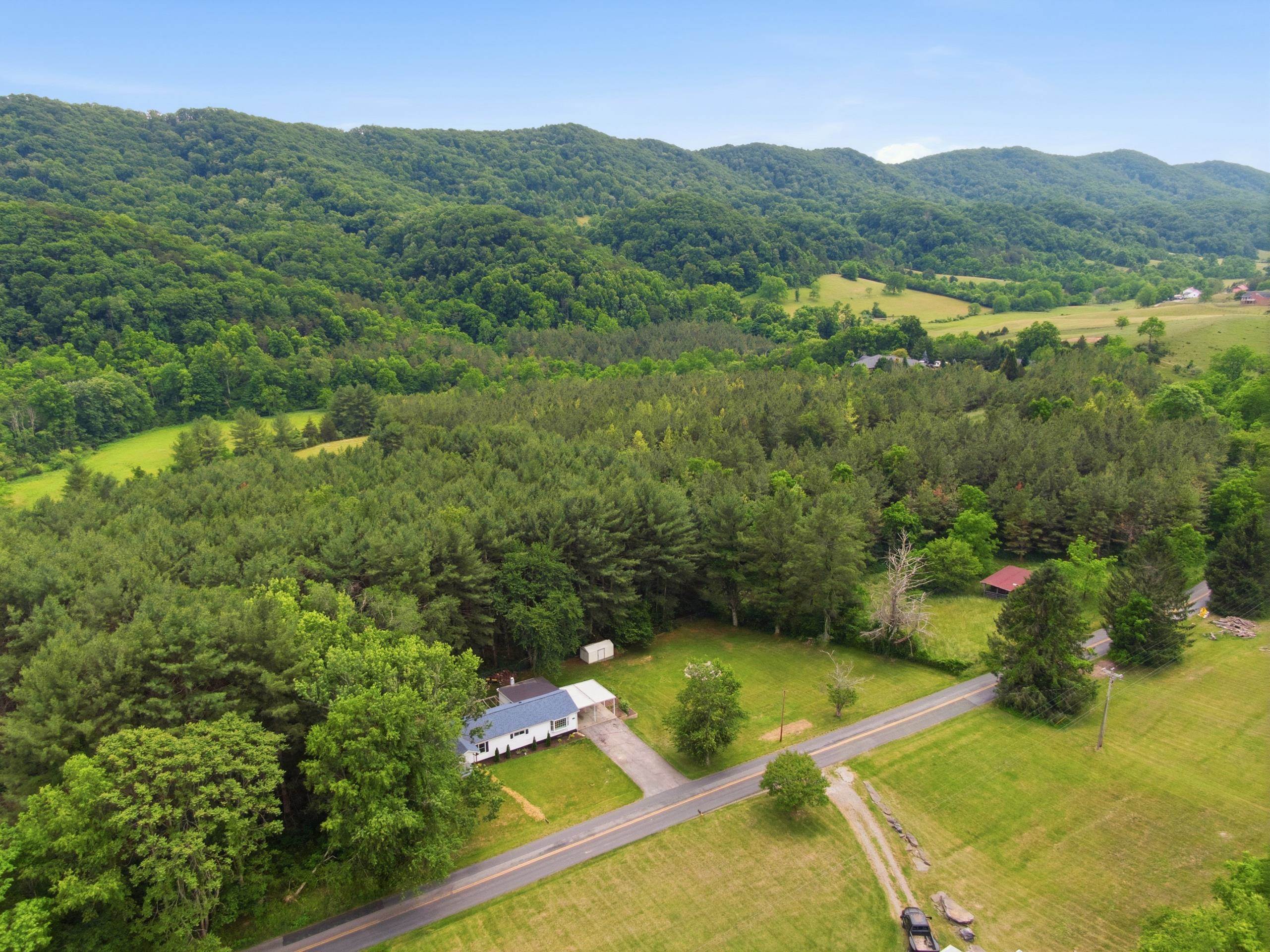 6734 Blacksburg Road Catawba VA 24070