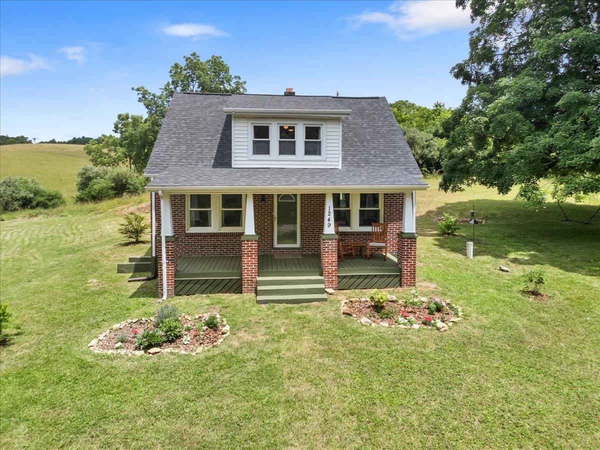1249 Easy Drive NW Willis VA 24380